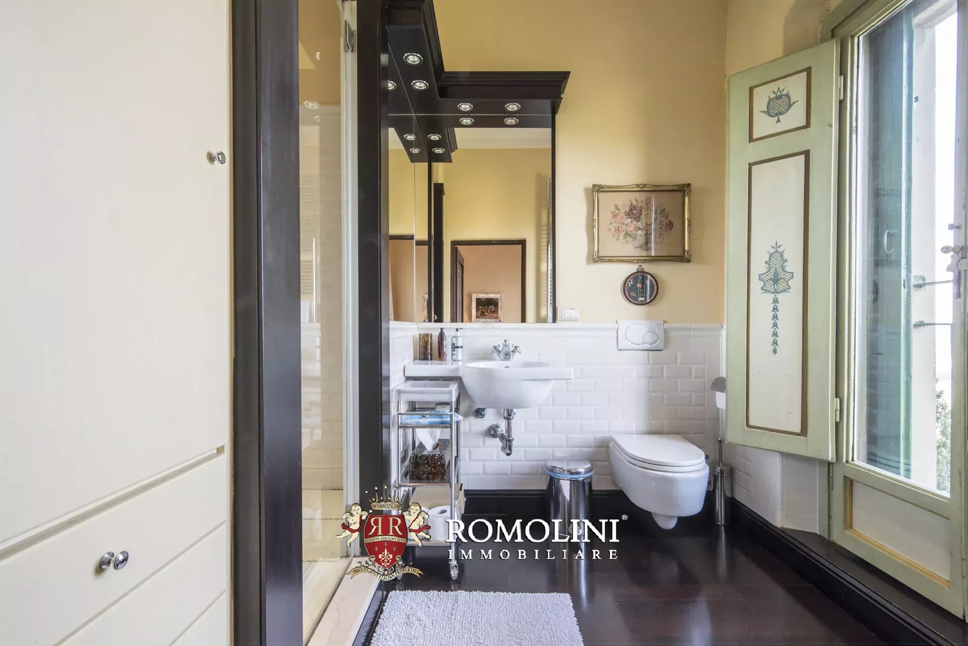 8 Bedroom Villa/Townhouse's Image 43