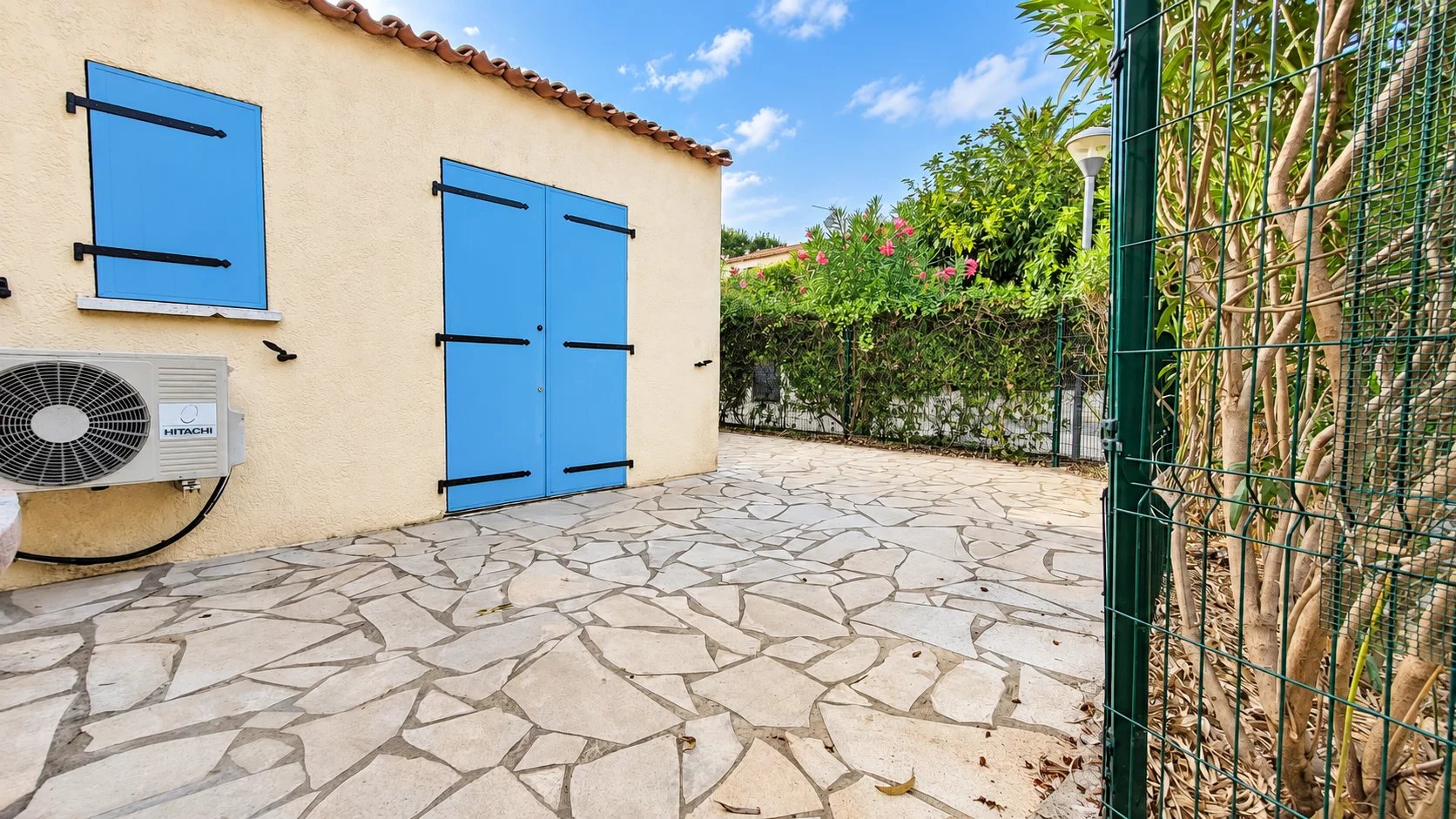 MOUGINS – Parc Saint-Basile – 38 m² Carrez – 2 chambre + mezzanine + extérieur + parking
