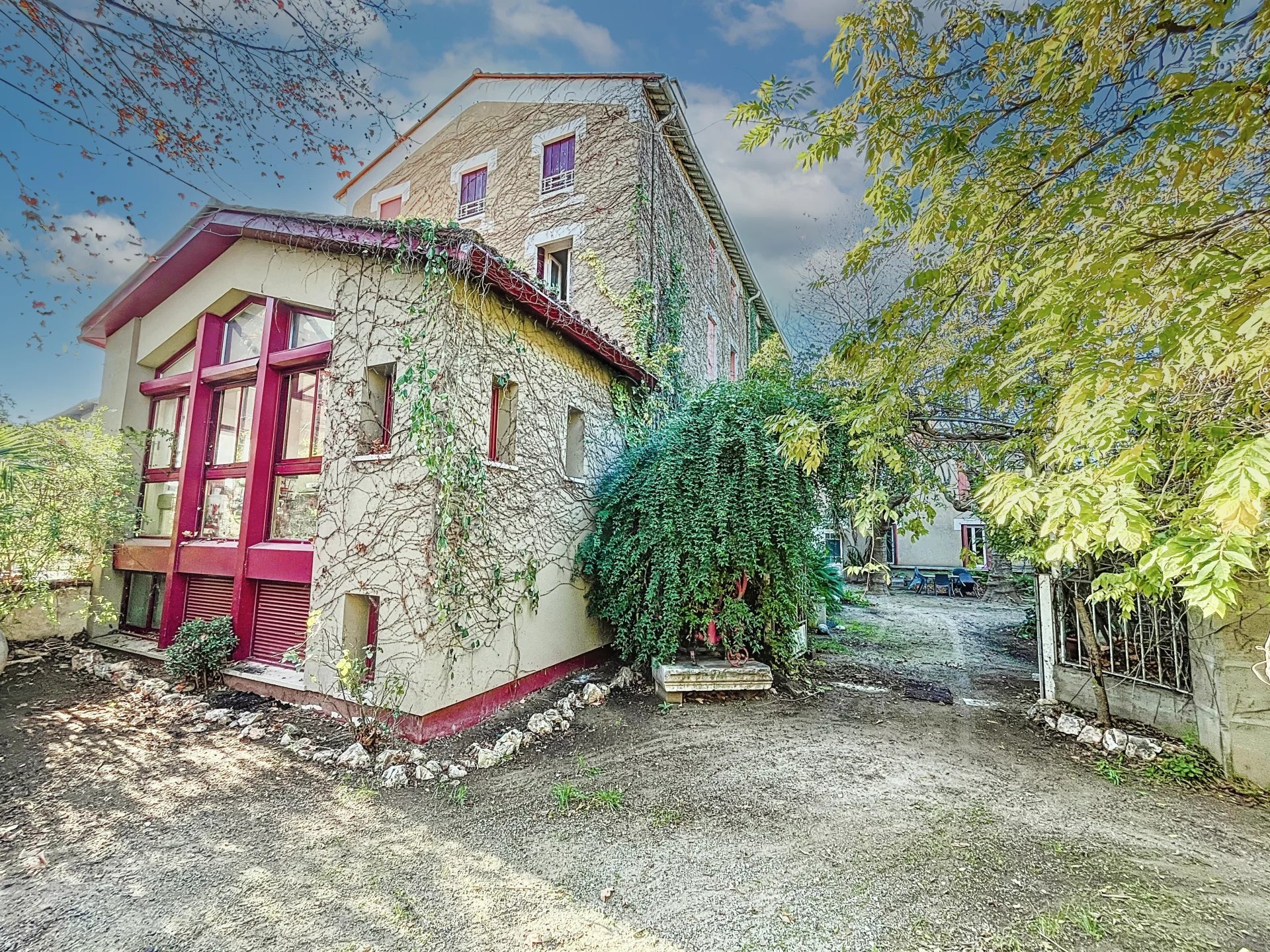 FORMER WINE ESTATE, SOUTH PERPIGNAN