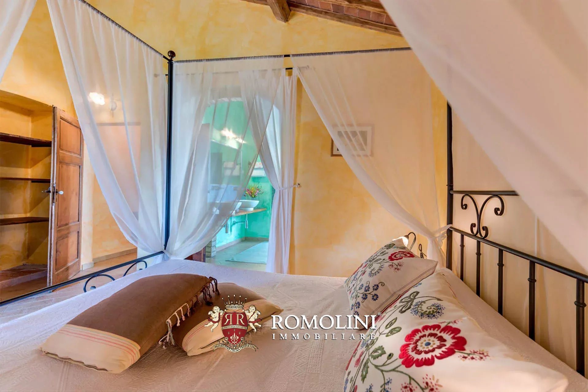 18 Bedroom Villa/Townhouse's Image 44