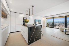 Exceptional Apartment – Top Floor with Panoramic Sea View — photo 7 of 7