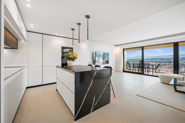 Exceptional Apartment – Top Floor with Panoramic Sea View — photo 7