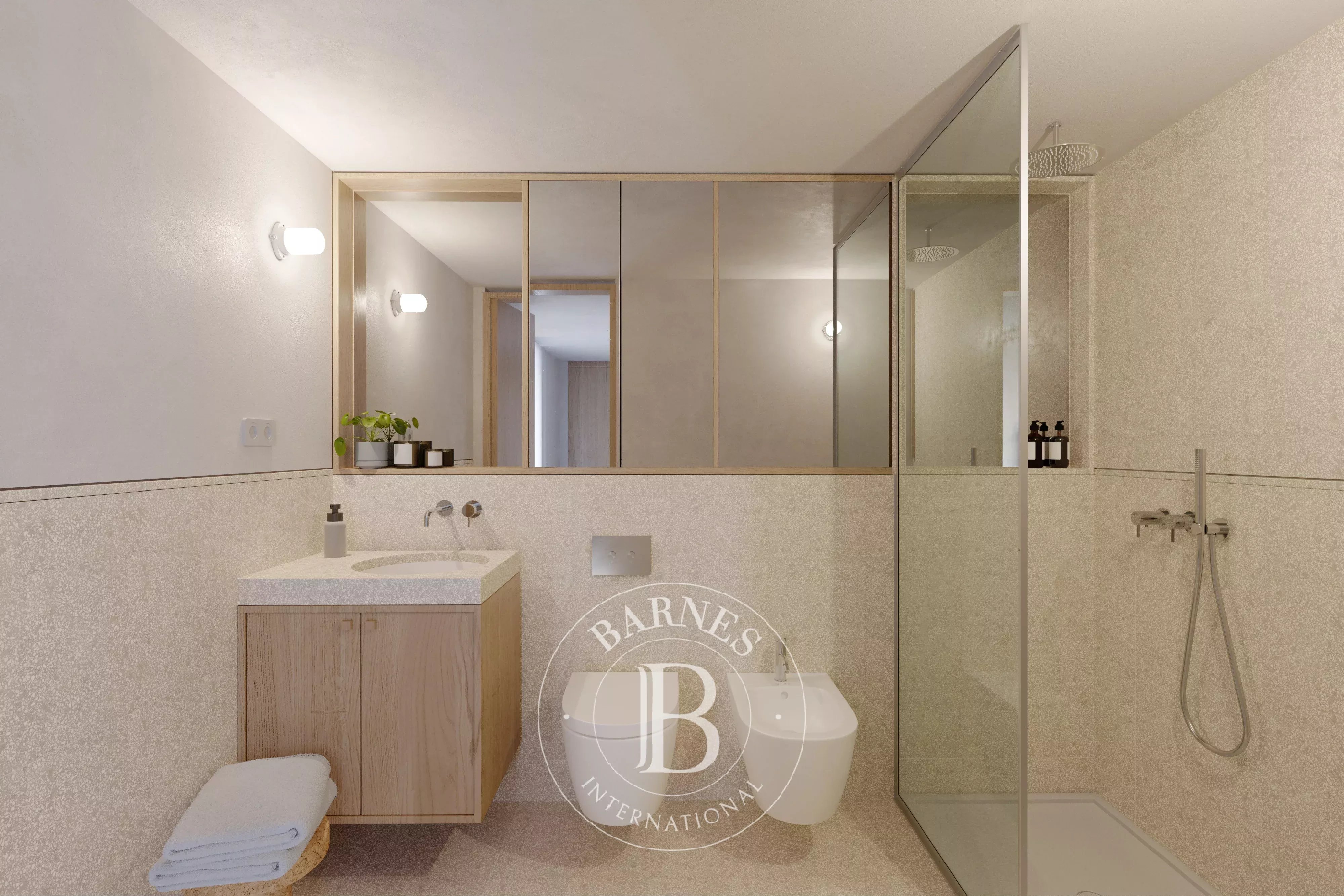 Living in a dynamic neighborhood near the Tagus River