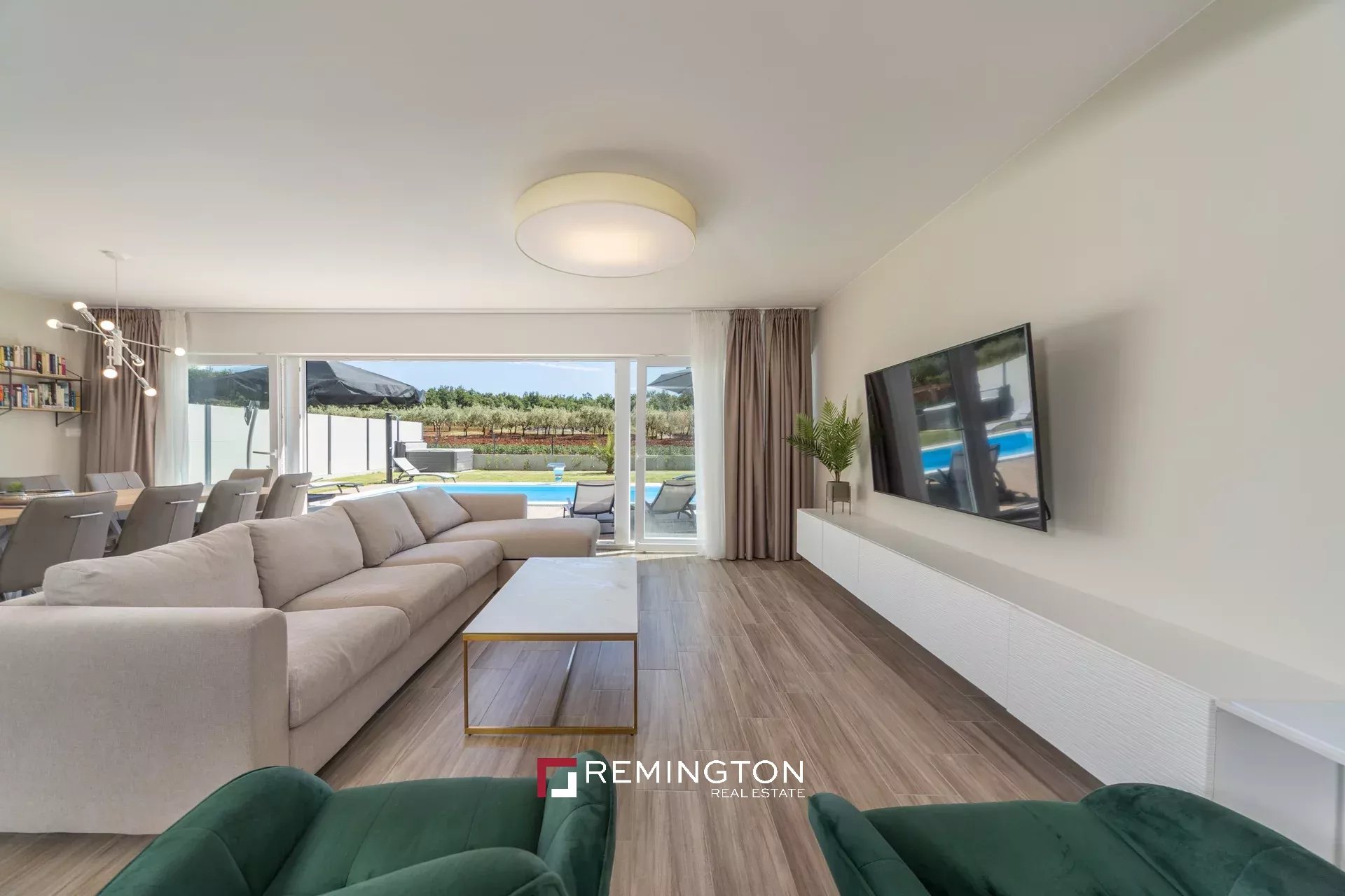 6 Bedroom Villa/Townhouse's Image 18