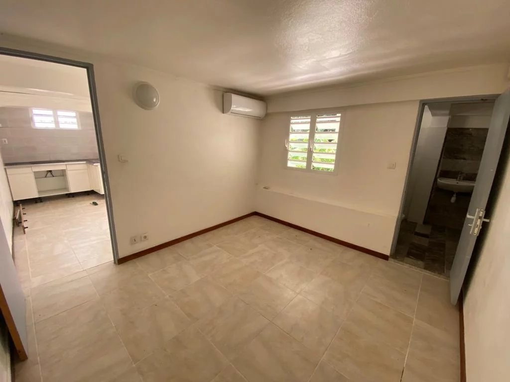 APPARTEMENT T2 - REDOUTE - FORT-DE-FRANCE