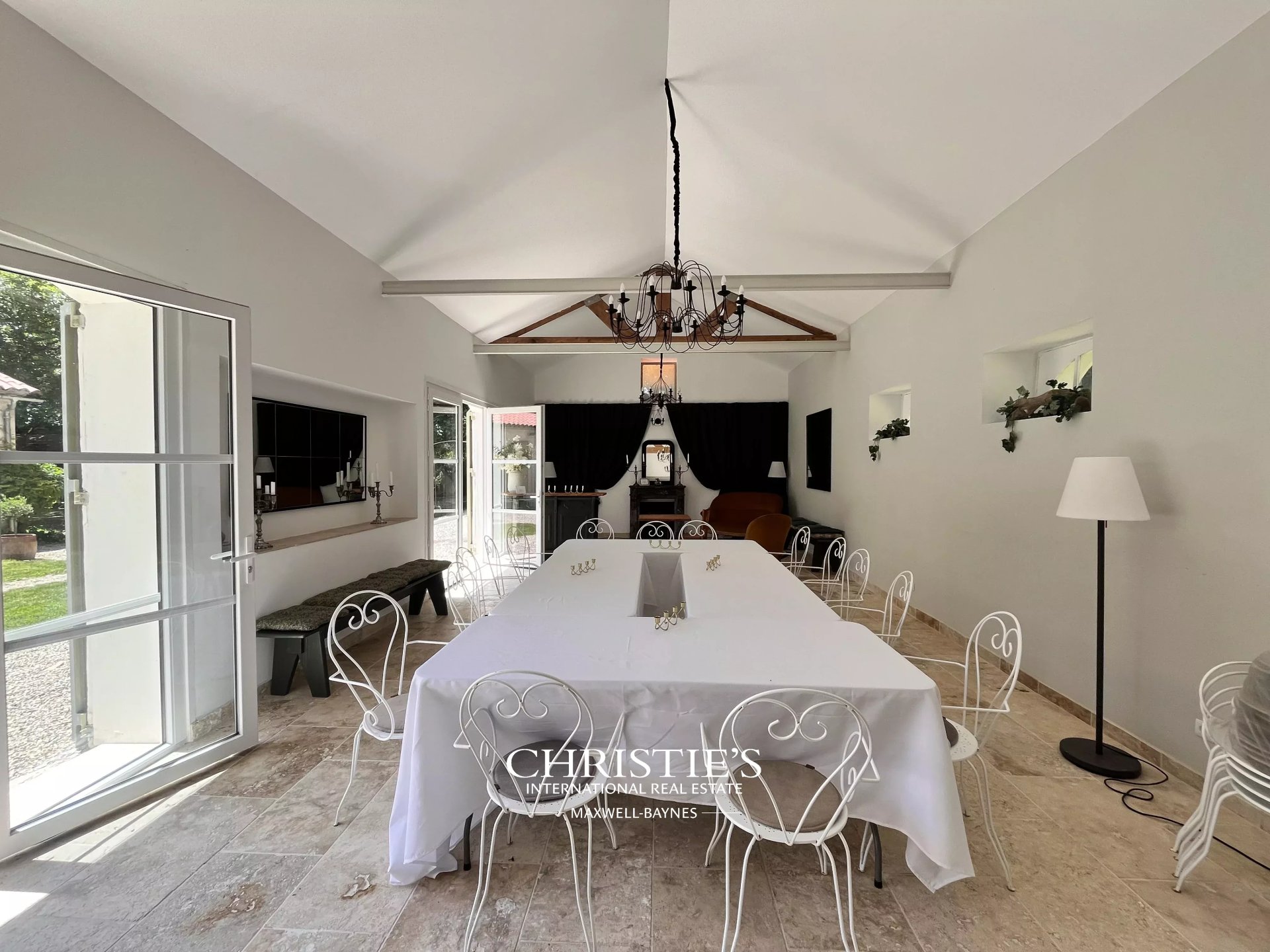 9 Bedroom Chateau's Image 18