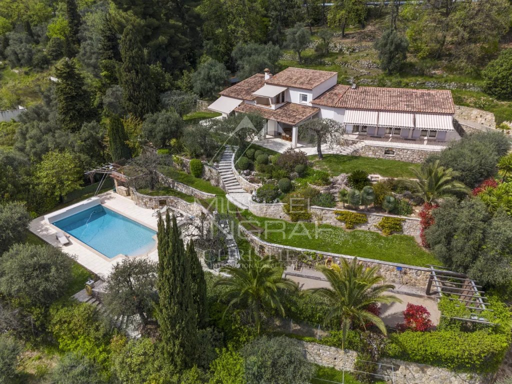 Villa for sale in Chateauneuf de Grasse — Panoramic sea view