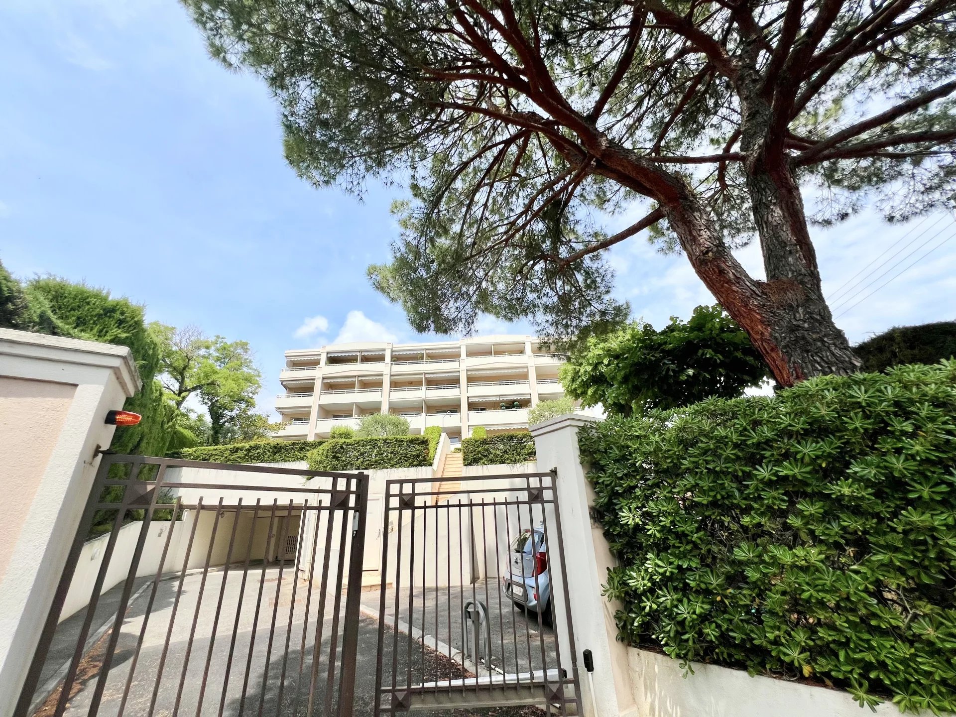 Agence immobilière de AZUR ACT IMMOBILIER