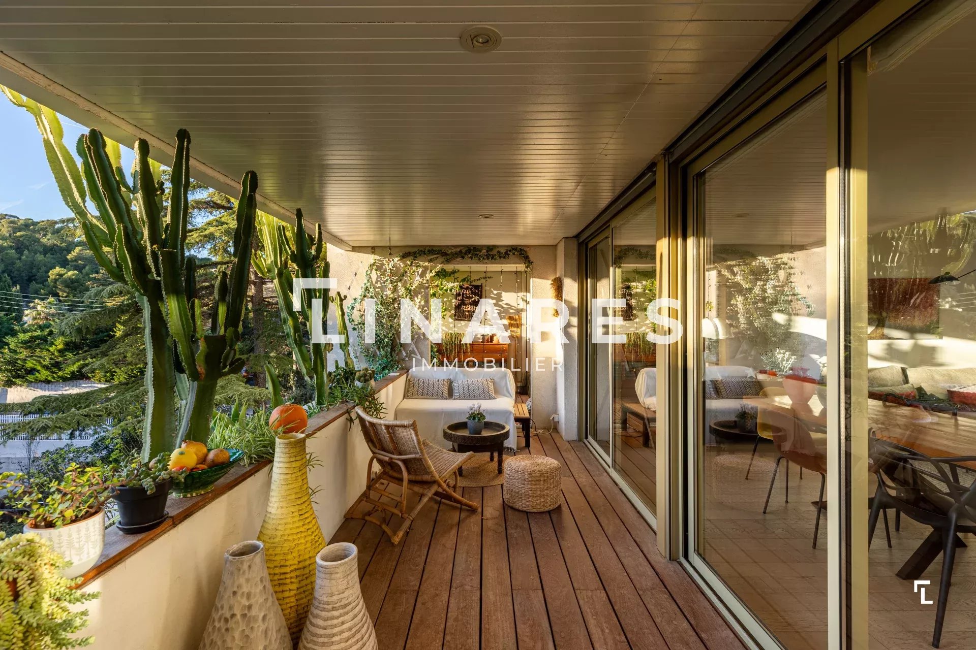 LE VOYAGE - Appartement T4 de 122m² - Terrasse - Cave - 13008