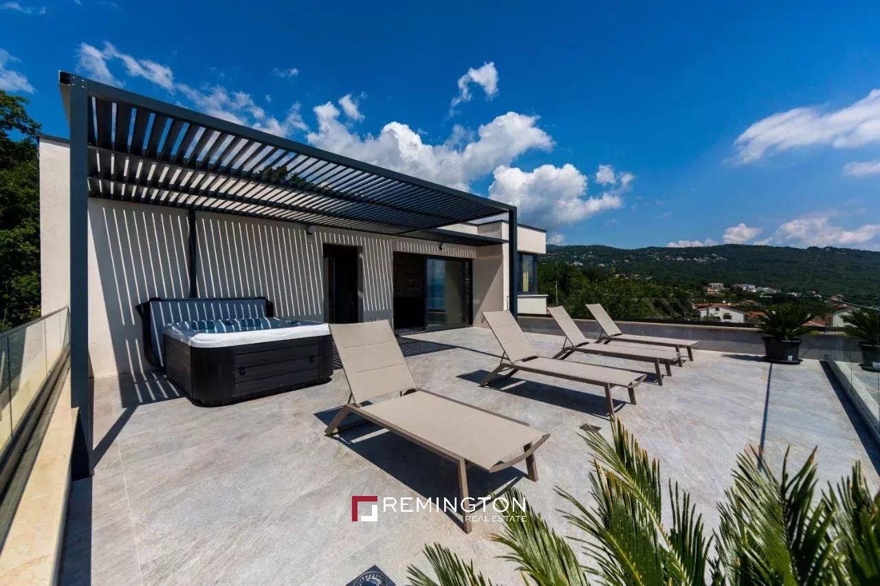 4 Bedroom Villa/Townhouse's Image 11