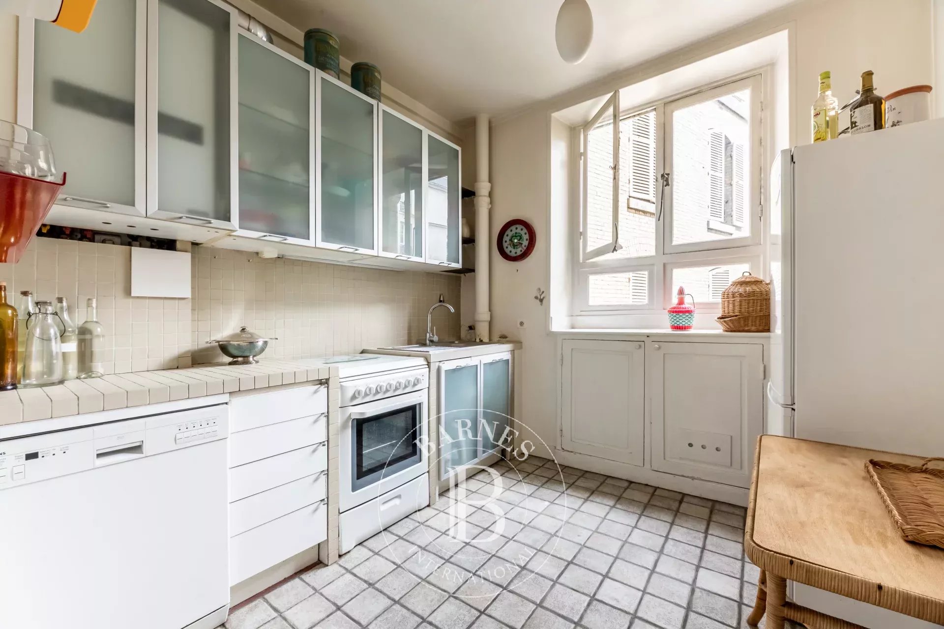 PARIS 5 - SAINT JACQUES  - TWO/THREE BEDROOMS - PERIOD CHARM - picture 4
