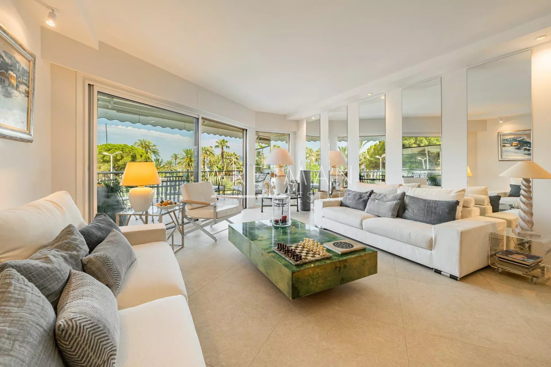 Exceptionnel appartement 5 pièces sur la Croisette avec terrasse vue mer et garage - Cannes Croisette