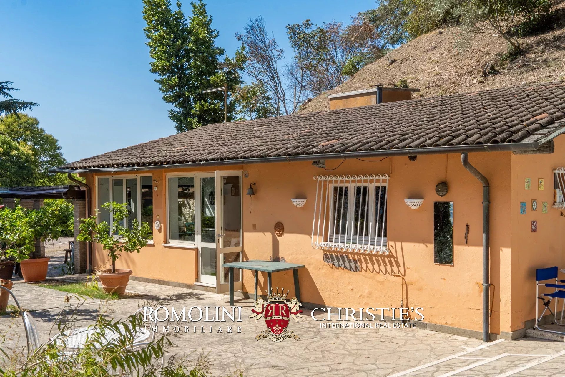 2 Bedroom Villa/Townhouse's Image 11