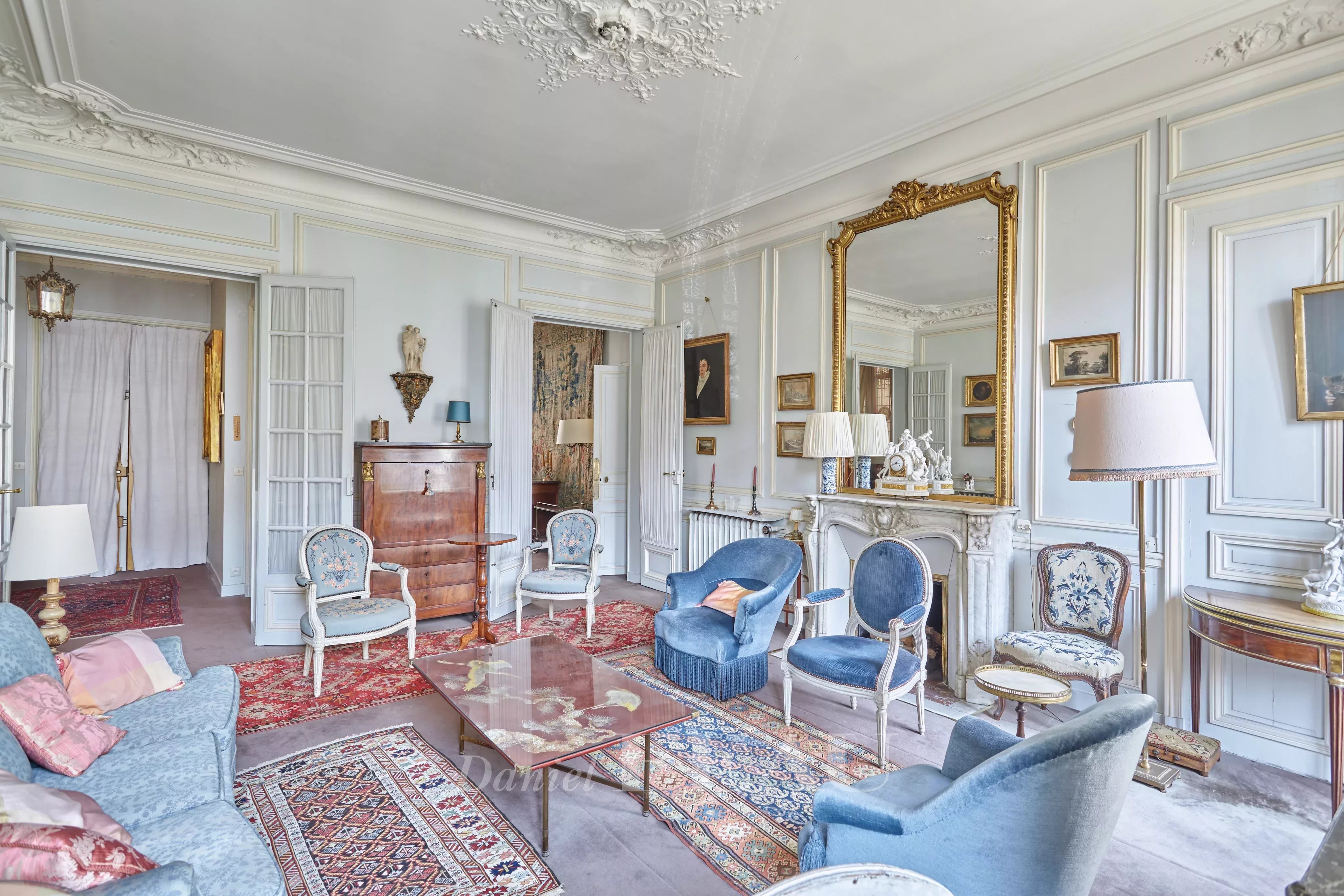 Sale Apartment Paris 17th