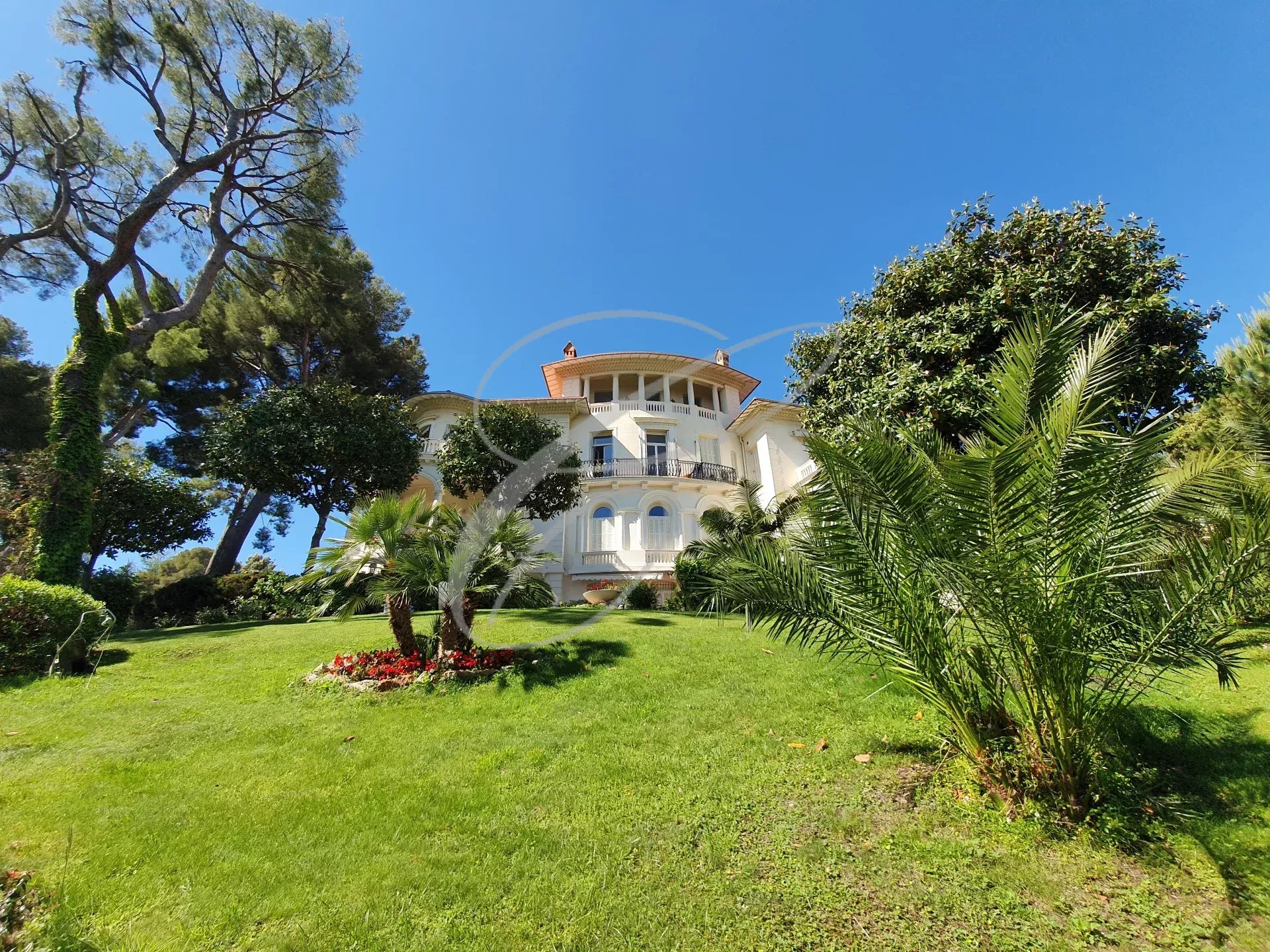 CAP MARTIN - 3 PIECES DERNIER ETAGE