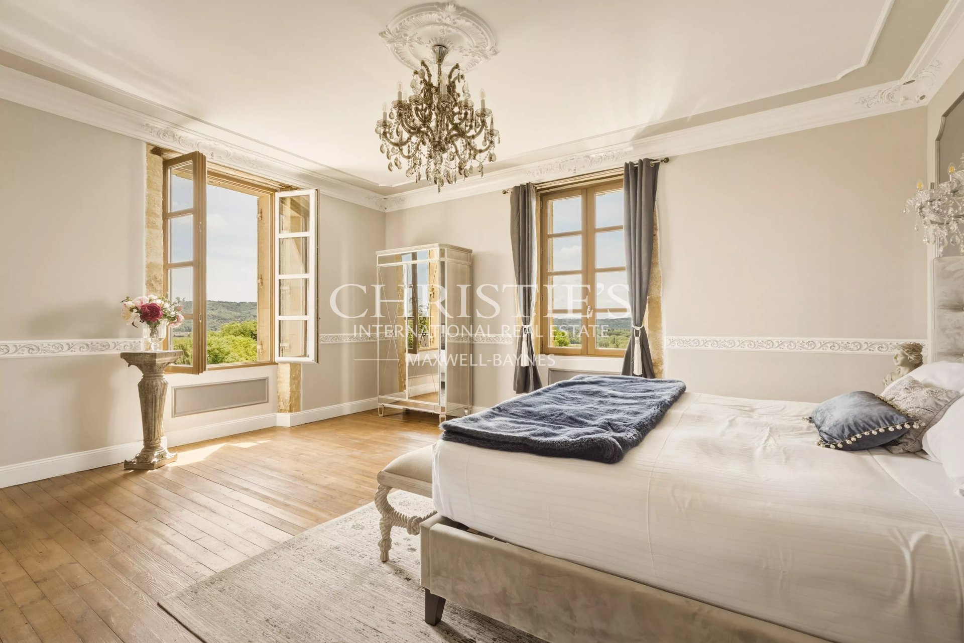 11 Bedroom Chateau's Image 34