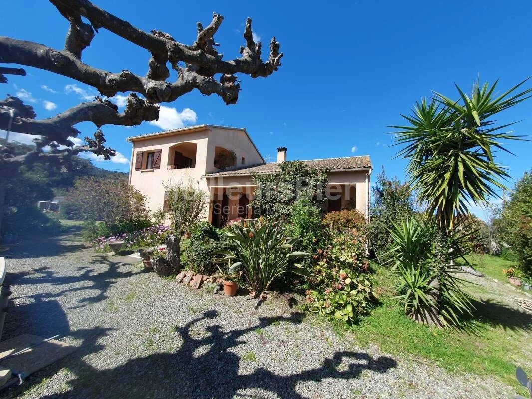Maison de 140m2 avec 4 chambres avec un terrain de 1453m2