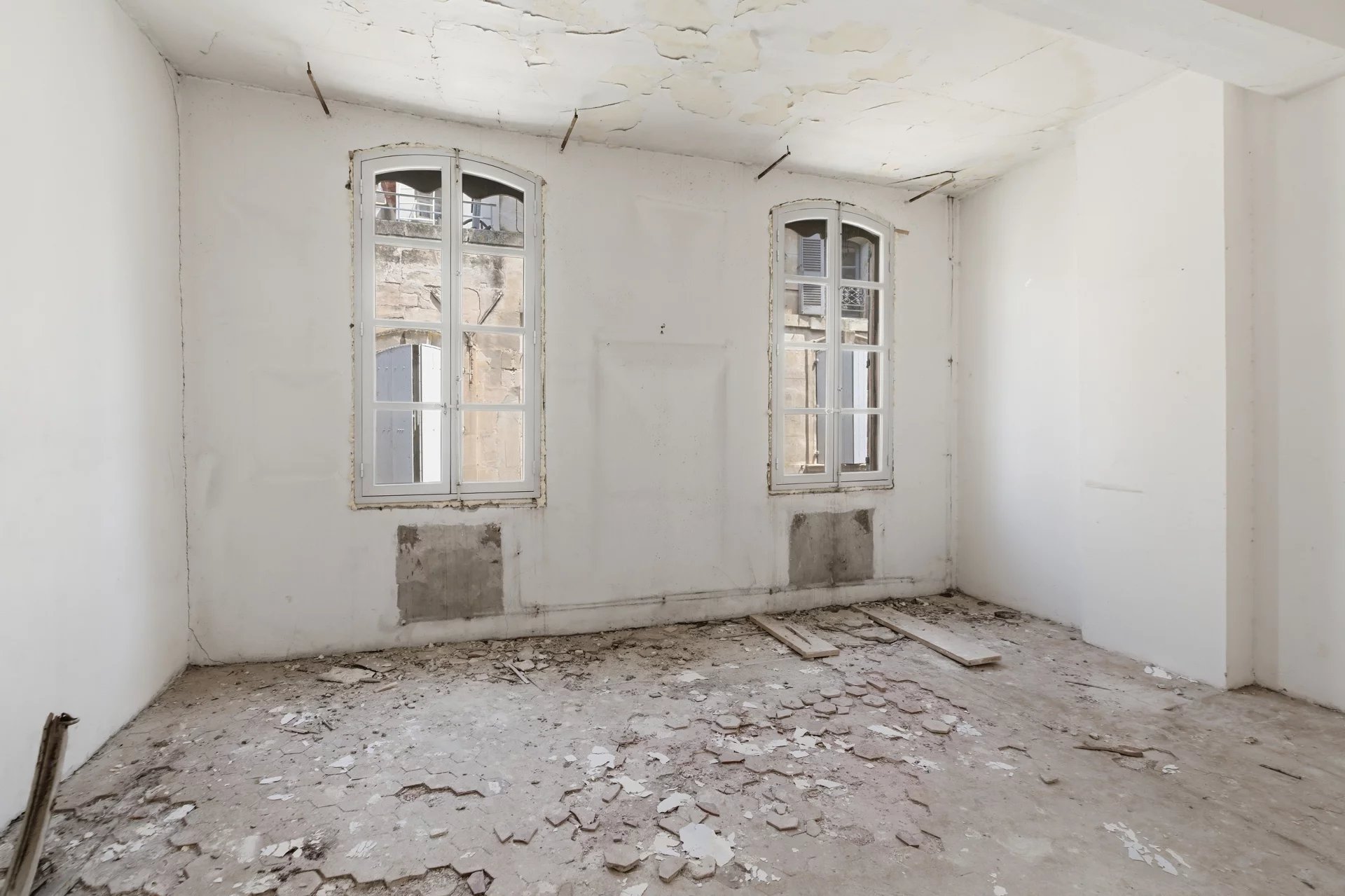 Duplex a rénover- place du Forum