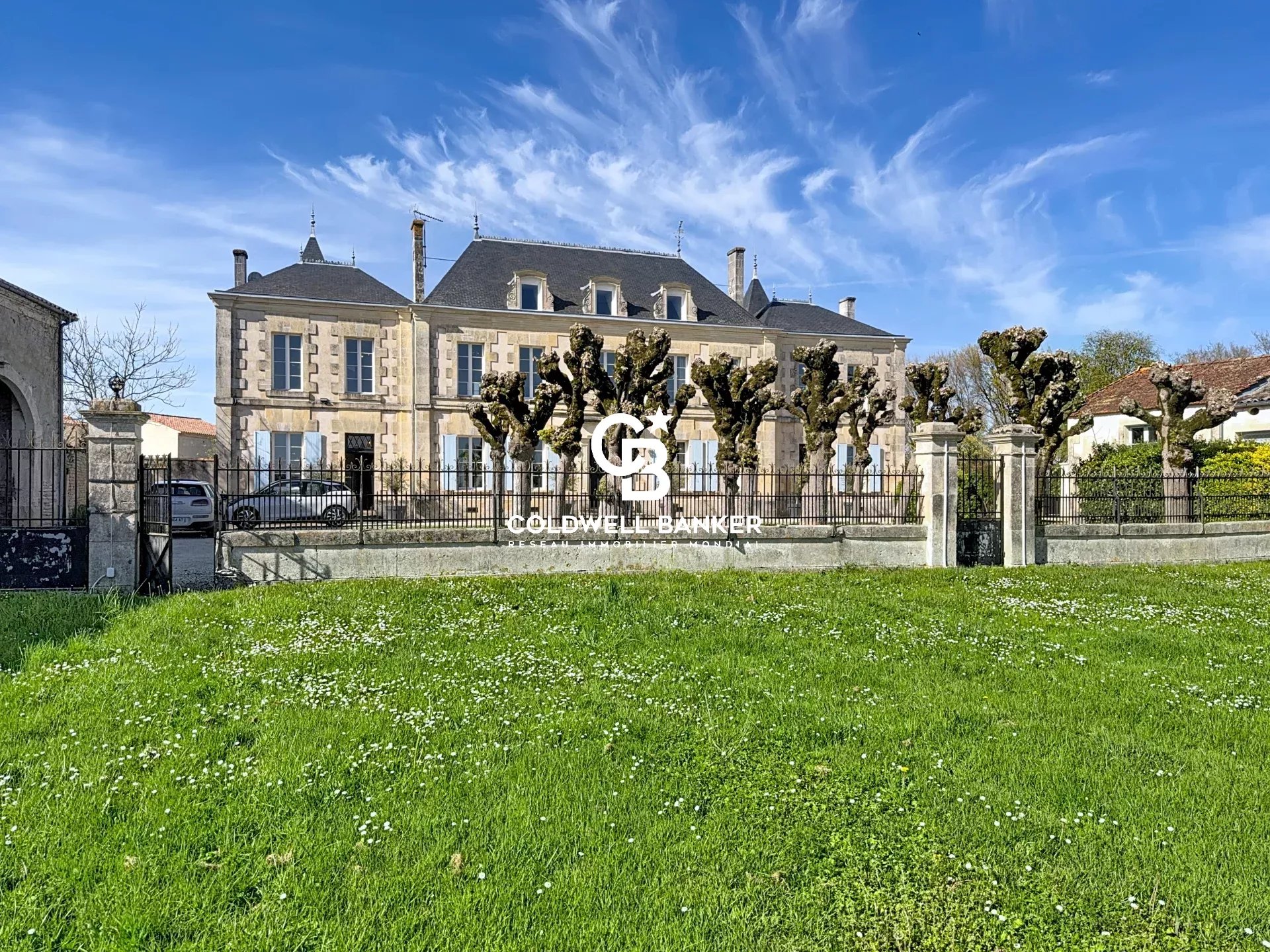 Logis Moderne avec Piscine - Proche de Saintes