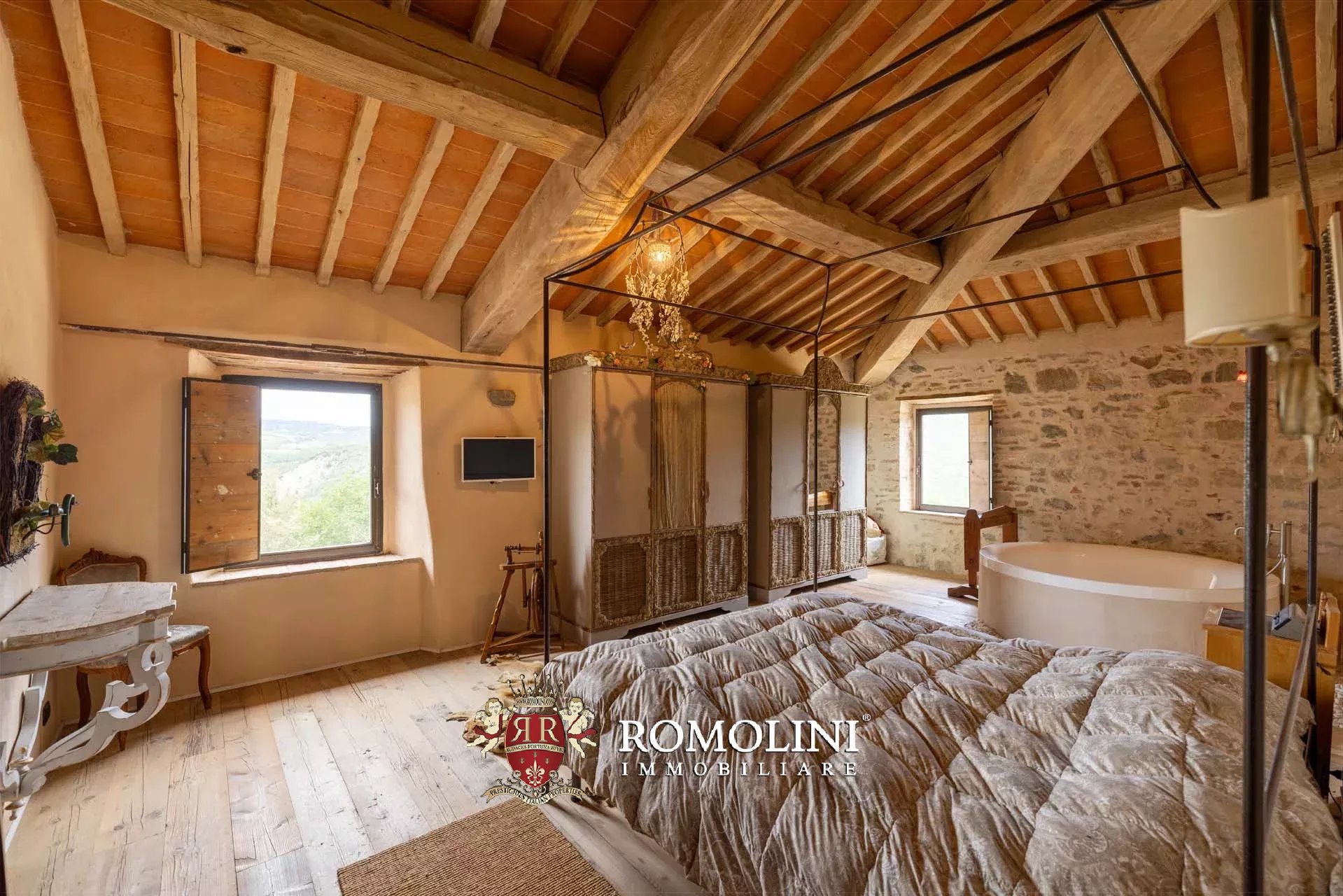 7 Bedroom Villa/Townhouse's Image 36