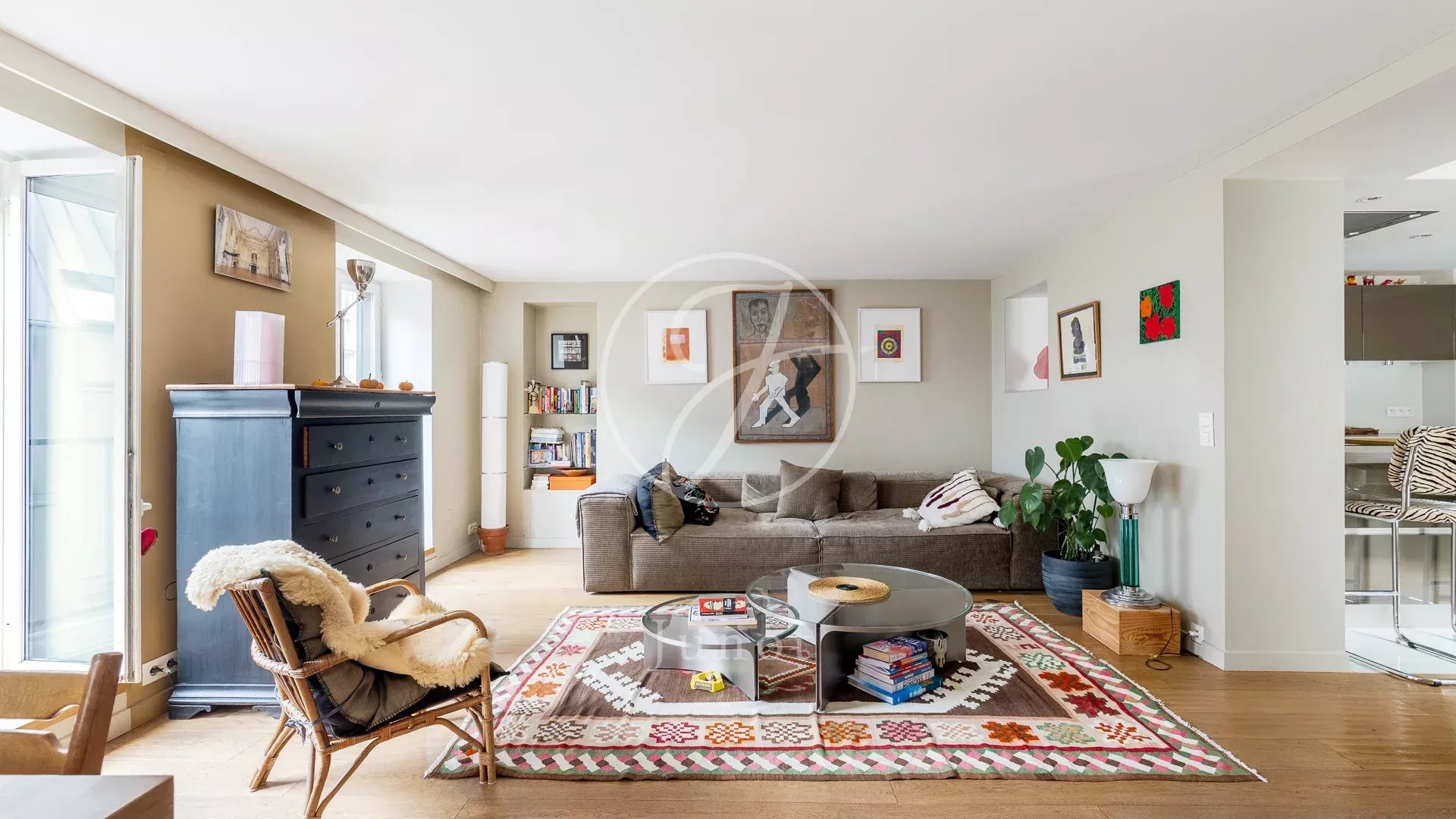 Paris 10e - PETITES ÉCURIES - Appartement à vendre - 3 pièces - 74,13m² Carrez - 1 chambre - Dernier étage - Balcon plein sud.