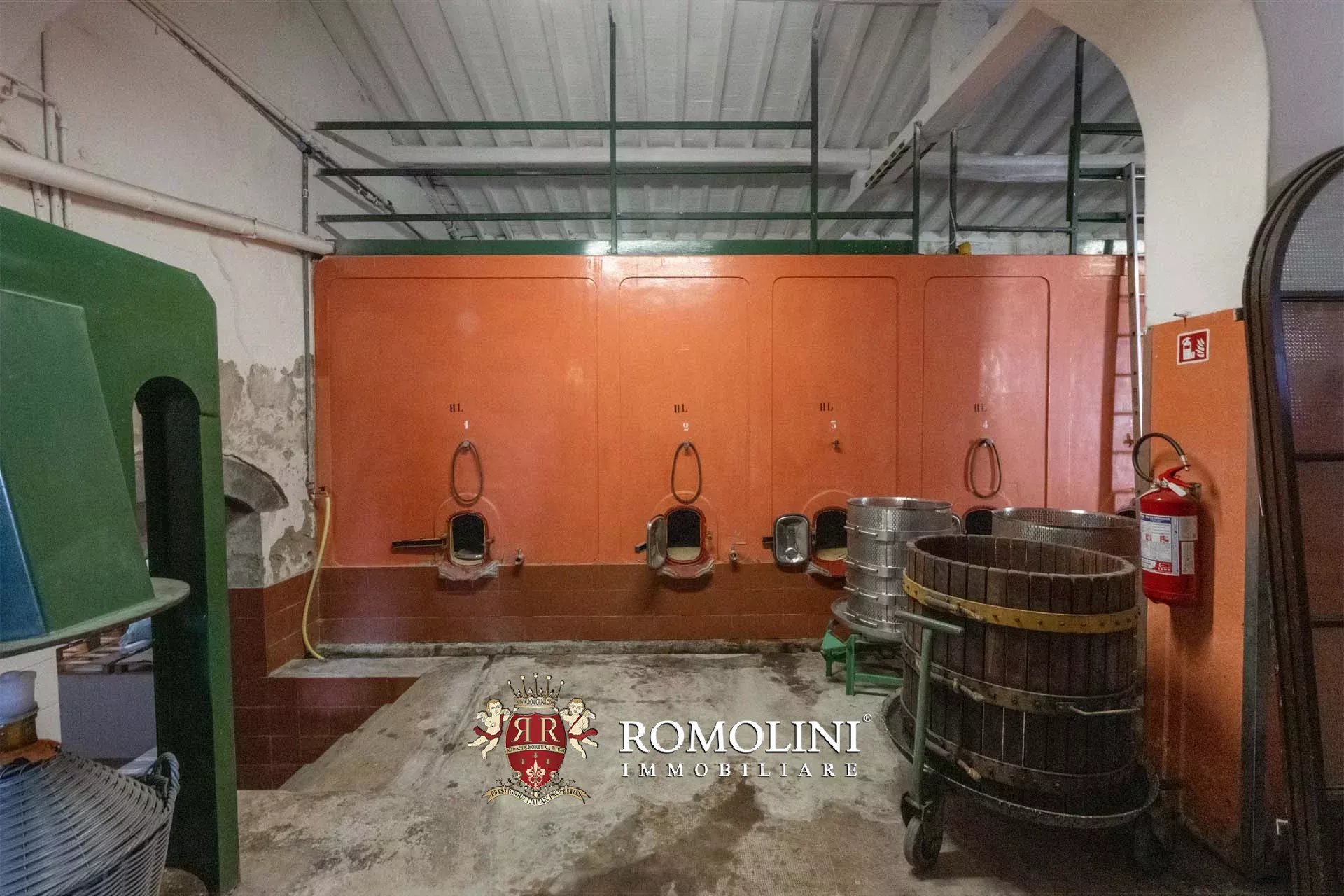 27 Bedroom Vineyard's Image 92