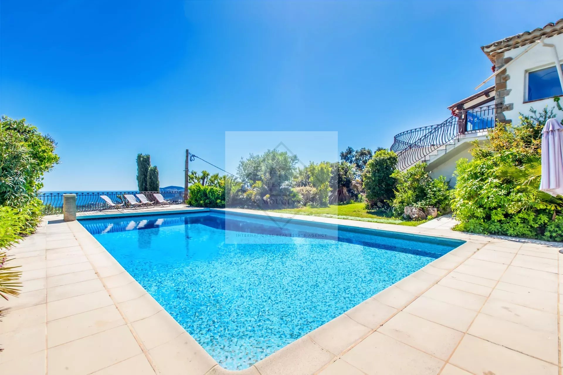 VUE MER PANORAMIQUE – UNE OPPORTUNITÉ RARE AUX PORTES DE CANNES — photo 8