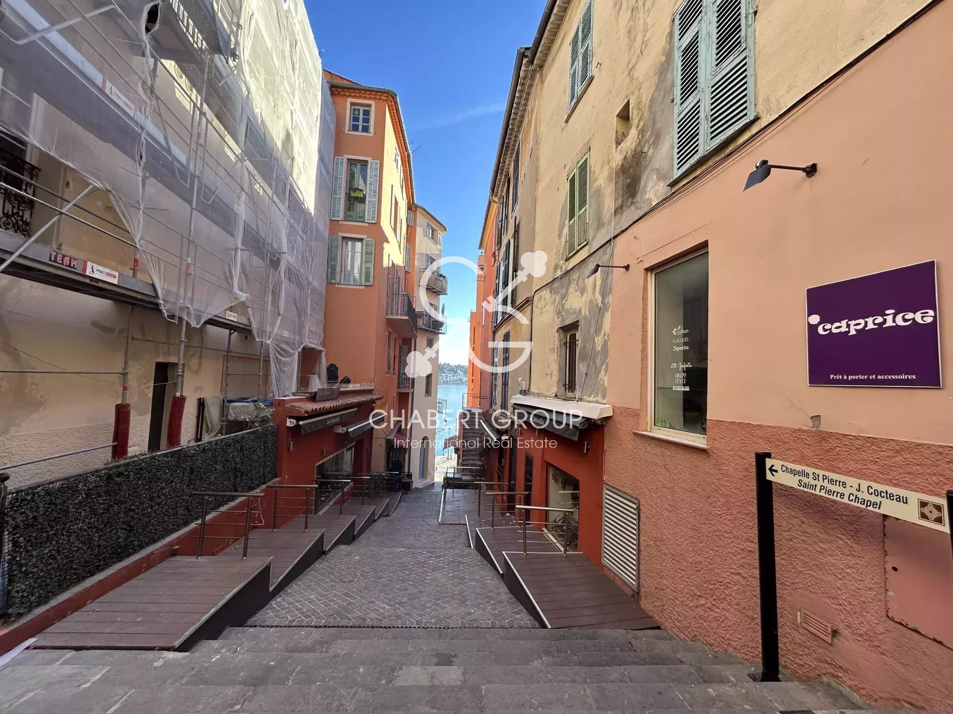 SOUS COMPROMIS - OFF-MARKET - VILLEFRANCHE-SUR-MER - VIEILLE-VILLE - IMMEUBLE - 9 LOTS - 278 M² - APERÇU MER - À RÉNOVER