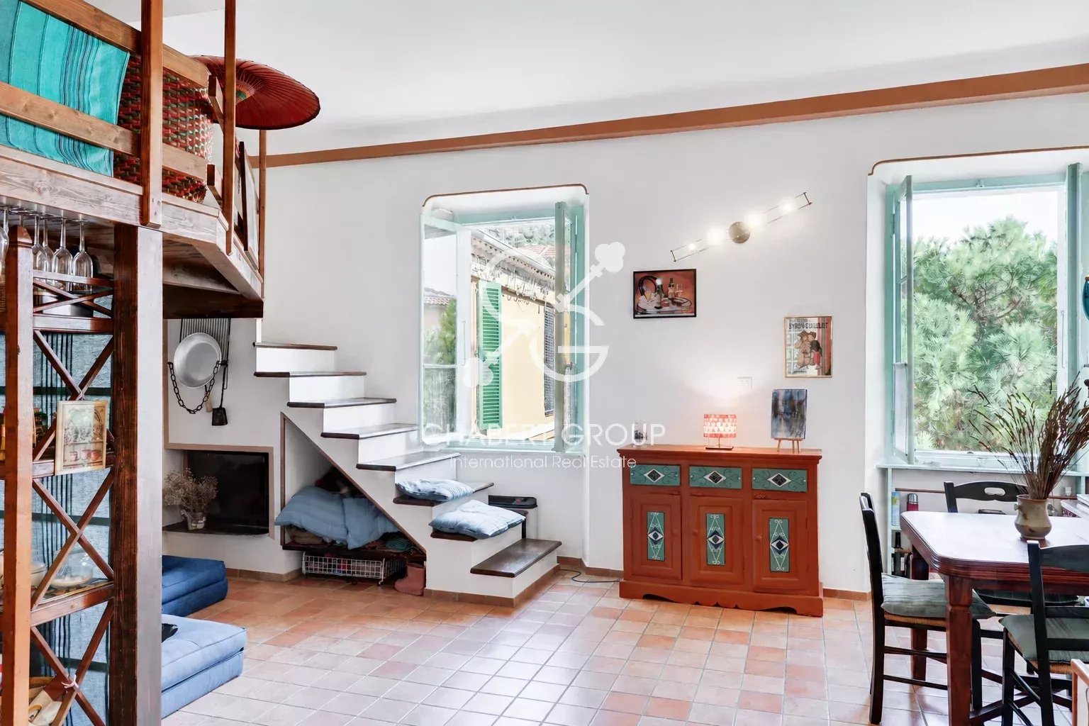 EXCLUSIVITE - VILLEFRANCHE-SUR-MER VIEILLE VILLE STUDIO AVEC MEZZANINE 45 M² - Photo 4