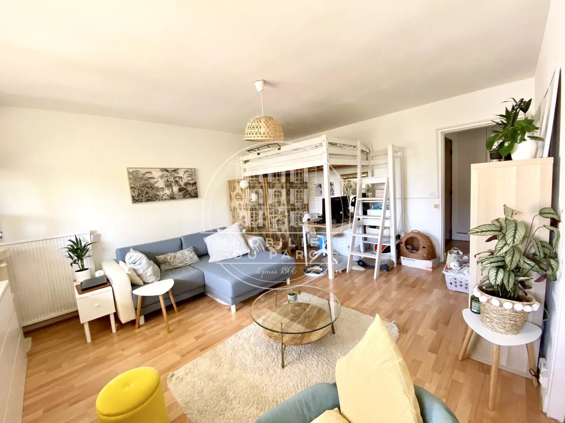 Living-room Wooden floor