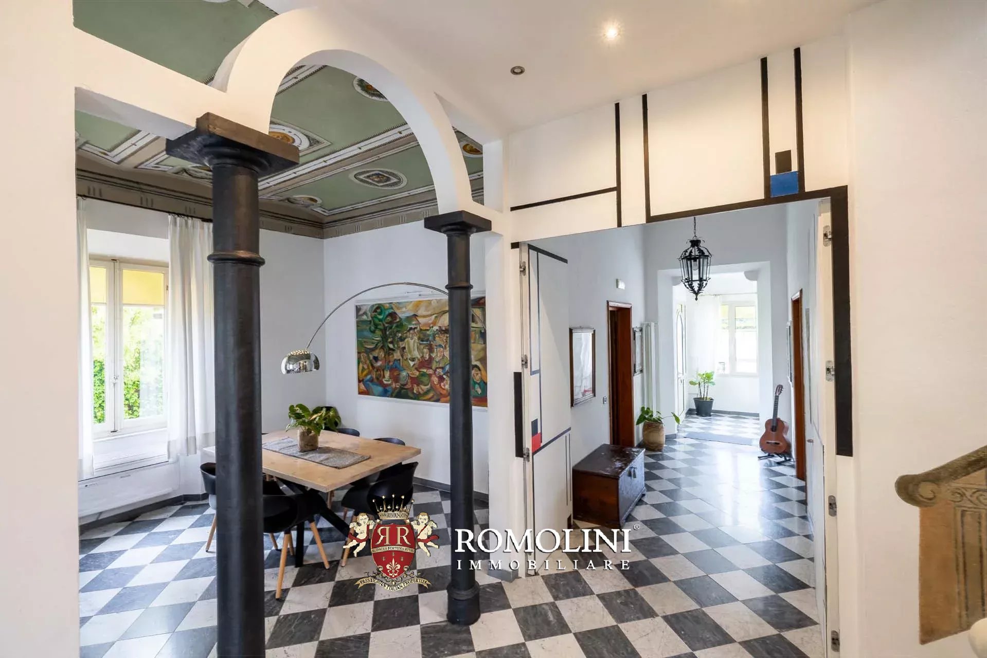 6 Bedroom Villa/Townhouse's Image 13