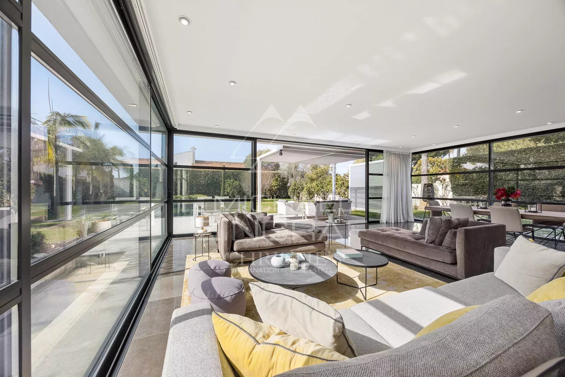 5 Bedroom Villa/Townhouse's Image 11