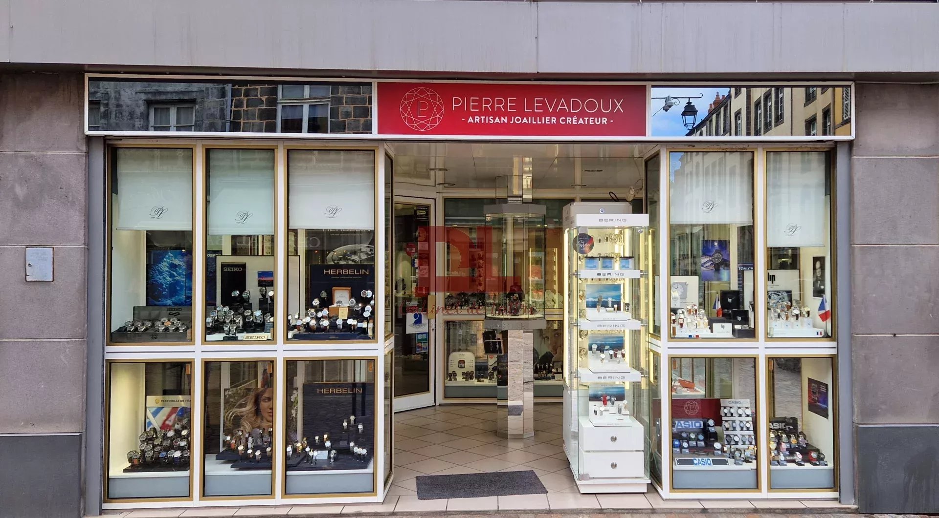 Agence immobilière de 