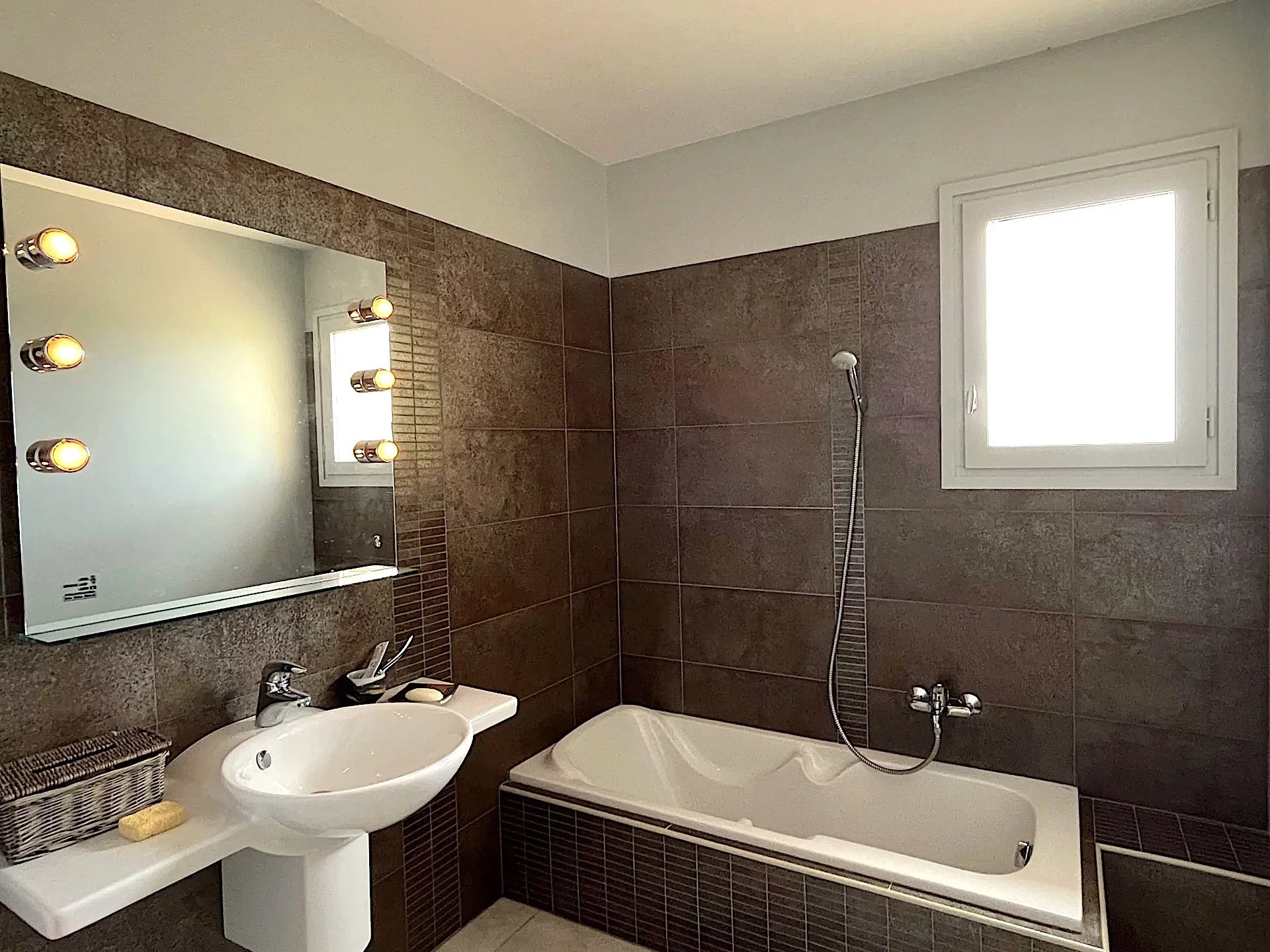 Villa with nice view and independent studio - Seillans