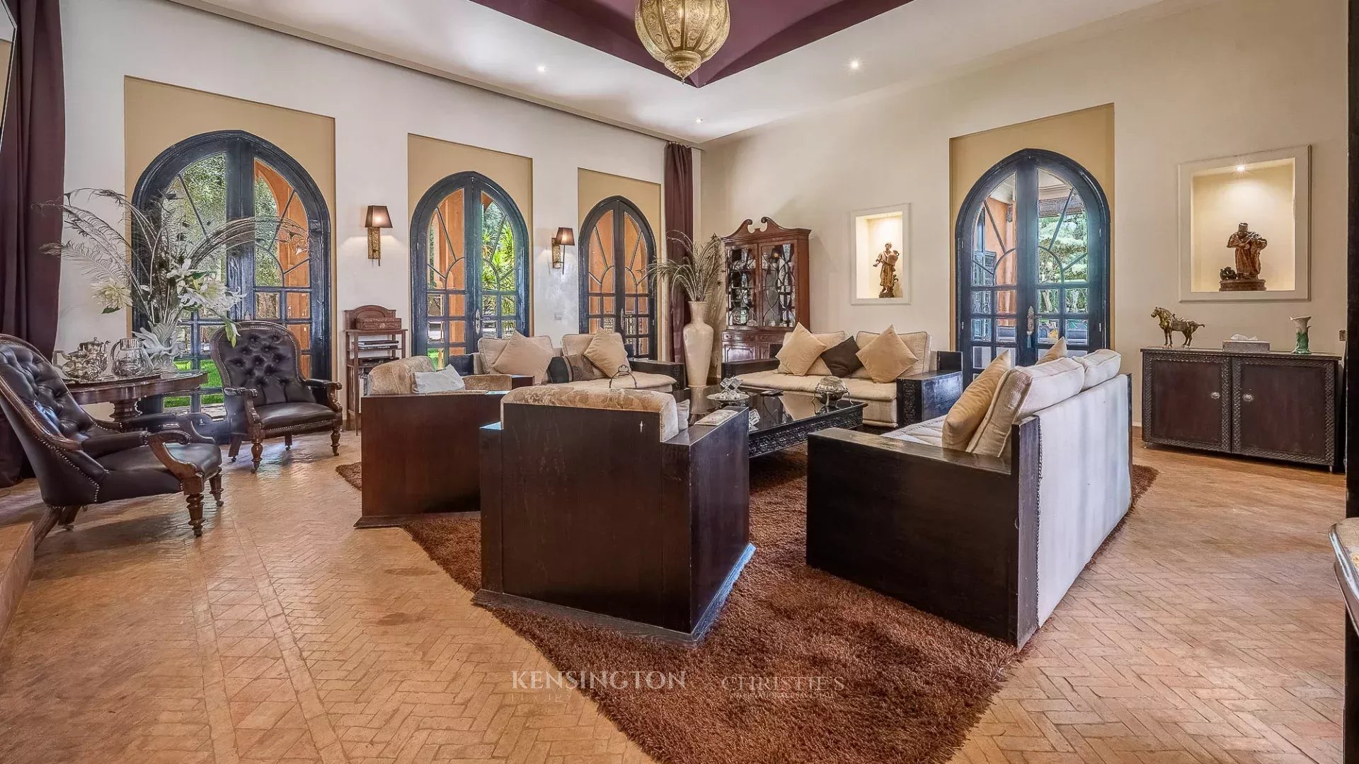 11 Bedroom Villa/Townhouse's Image 4