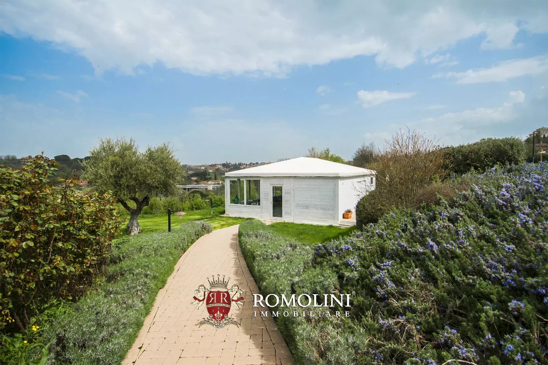 9 Bedroom Villa/Townhouse's Image 6