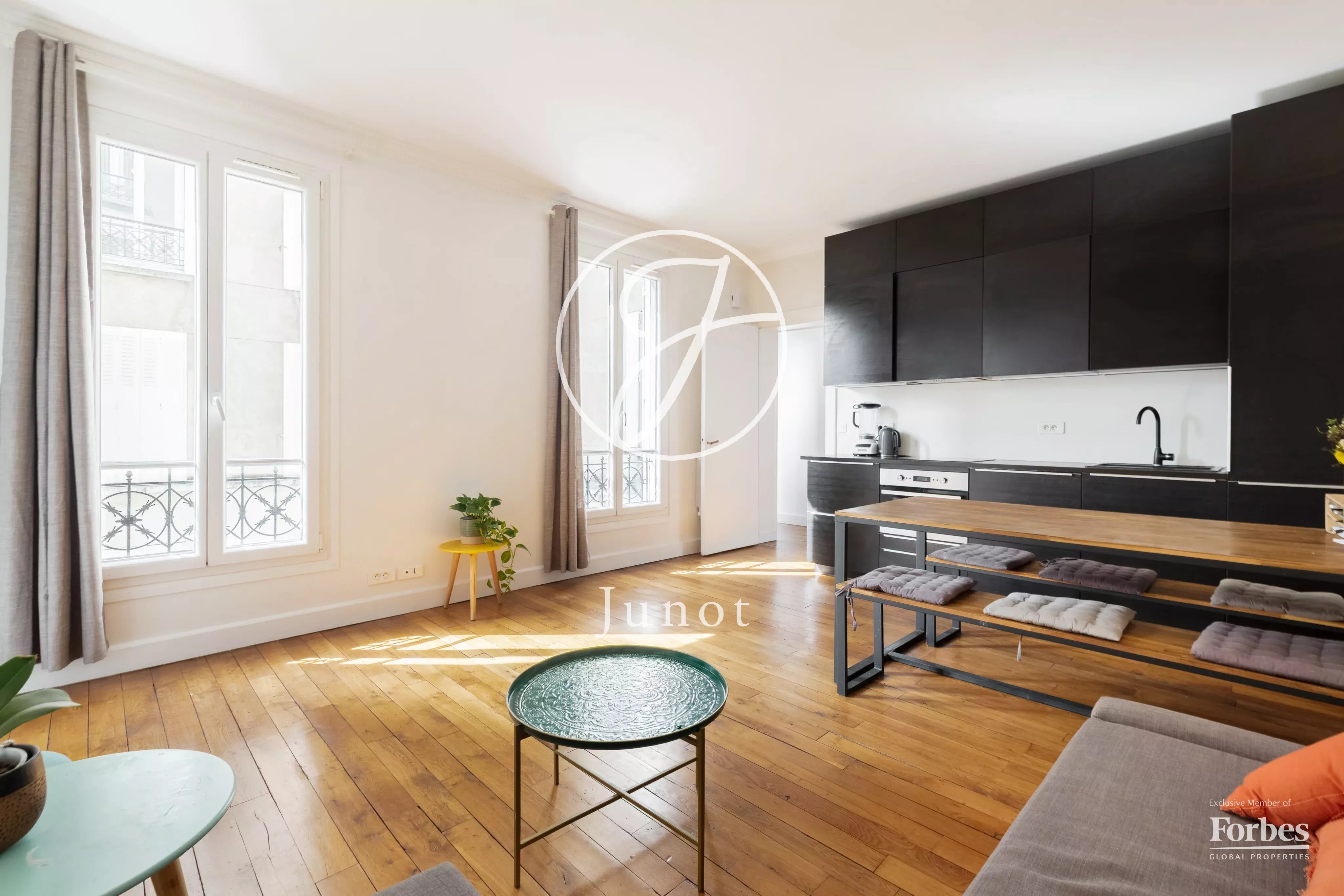 Paris 18e - LAMARCK-CAULAINCOURT - Appartement - 2/3 pièces - 46,86m² Carrez - 1 chambre - 1 bureau
