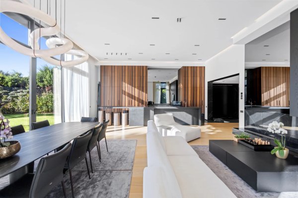 Contemporary Luxury Villa for Sale in Mougins | Family Legacy Estate — photo 3