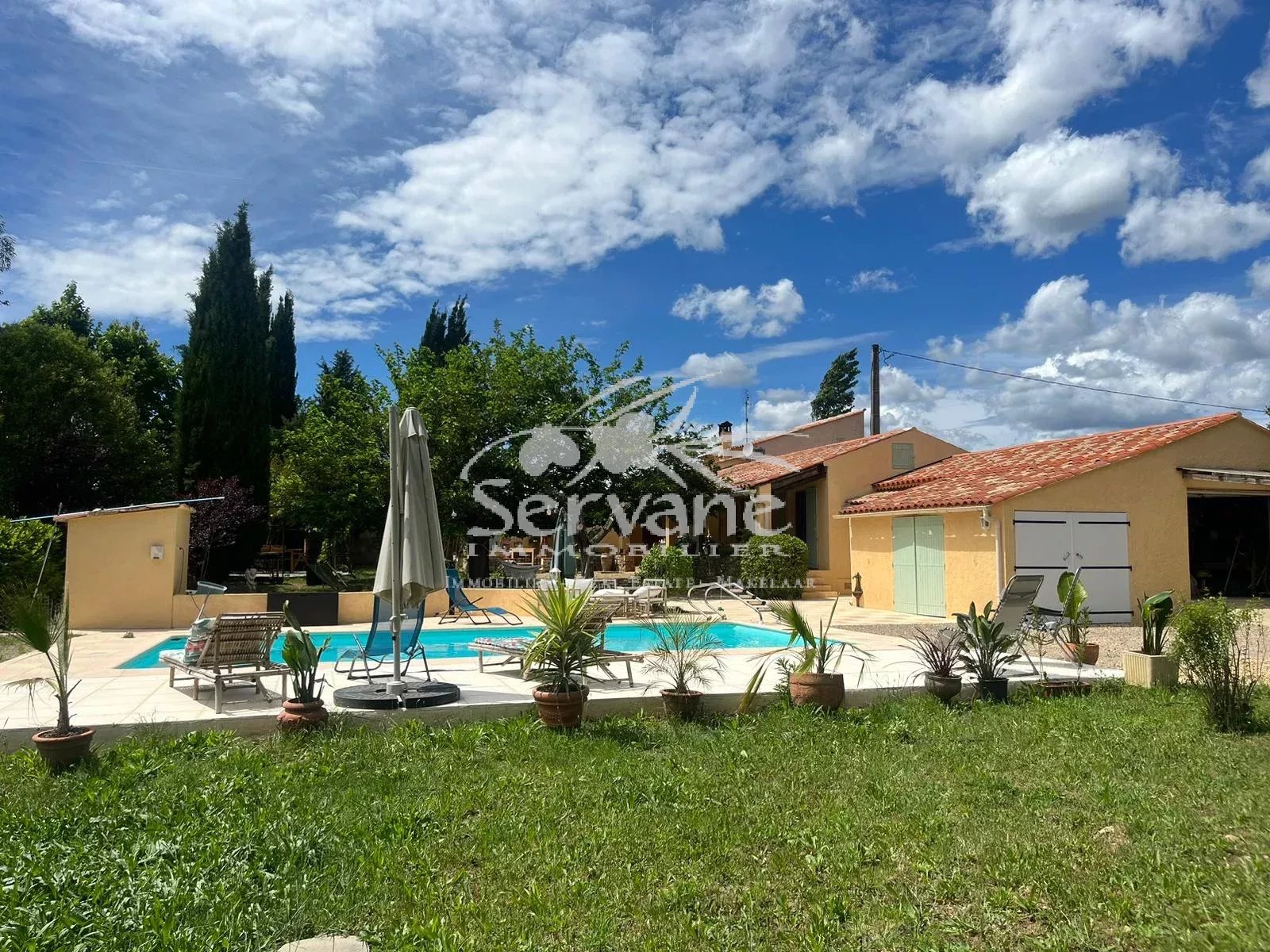LORGUES VILLA T4 SUR 3220 m²