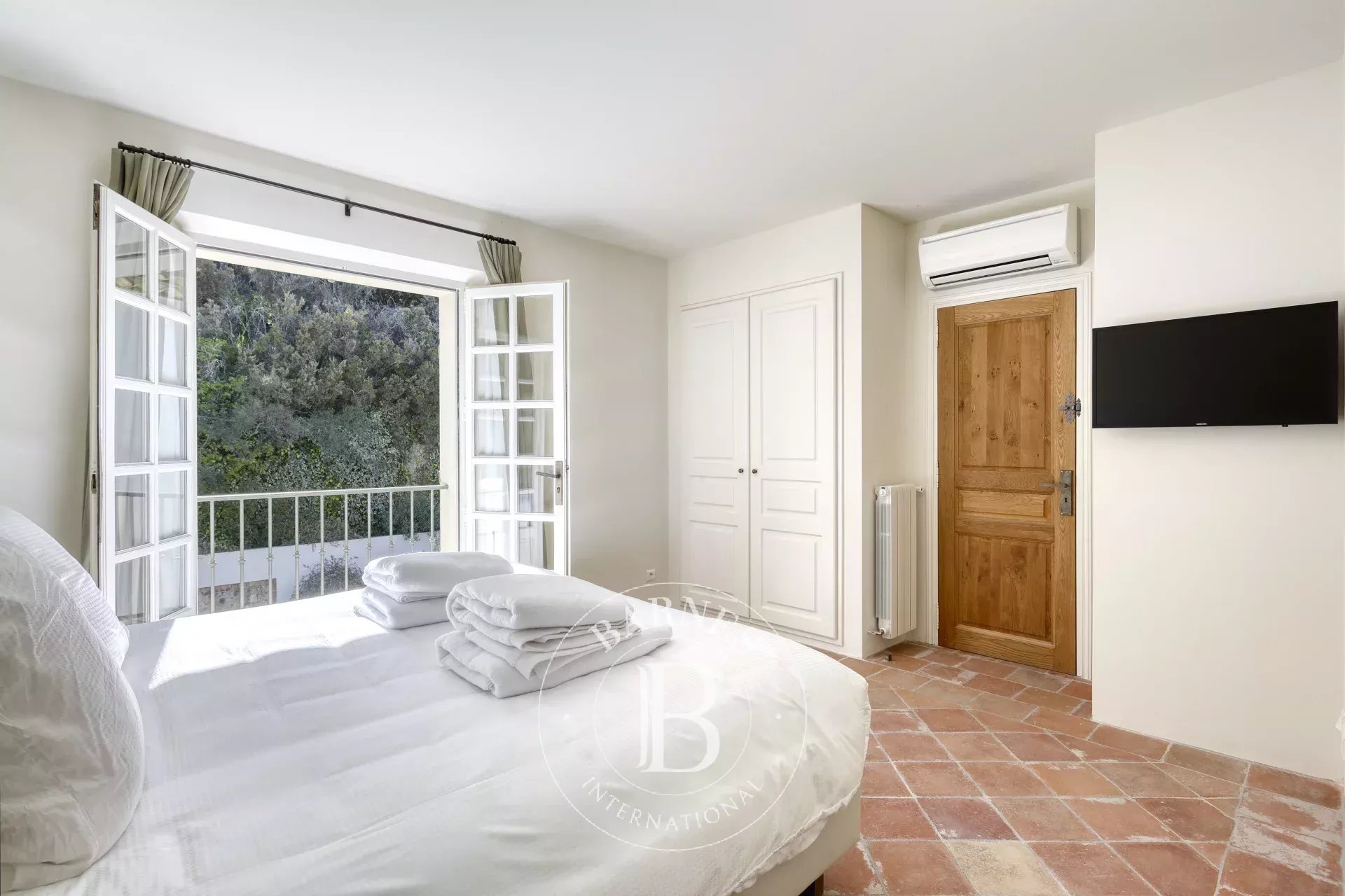 GOLFE DE SAINT-TROPEZ - RAMATUELLE - 8 BEDROOMS PROPERTY - picture 10