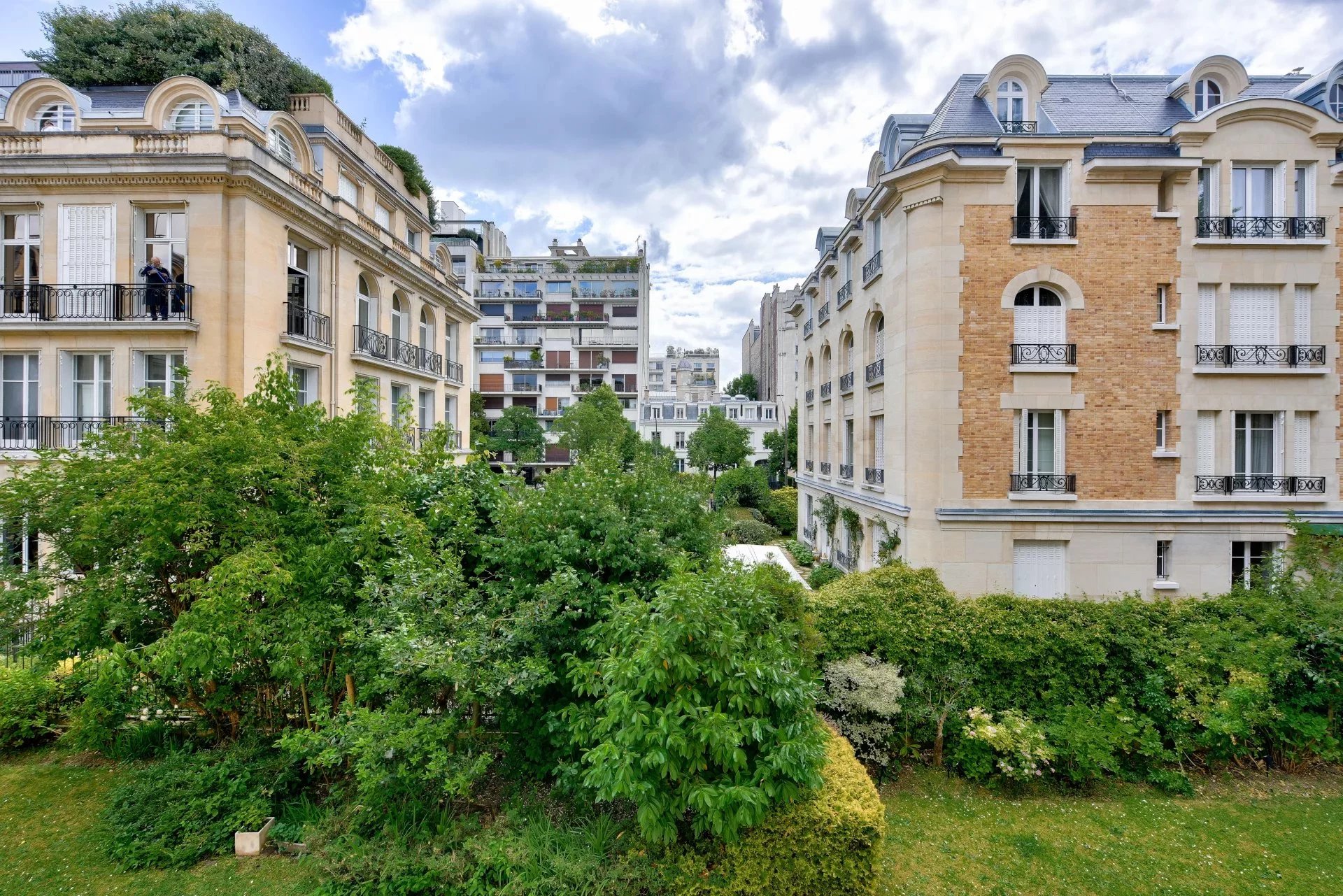 Sale Apartment Paris 16th