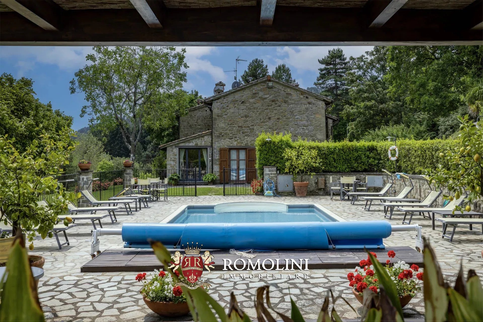 6 Bedroom Villa/Townhouse's Image 21