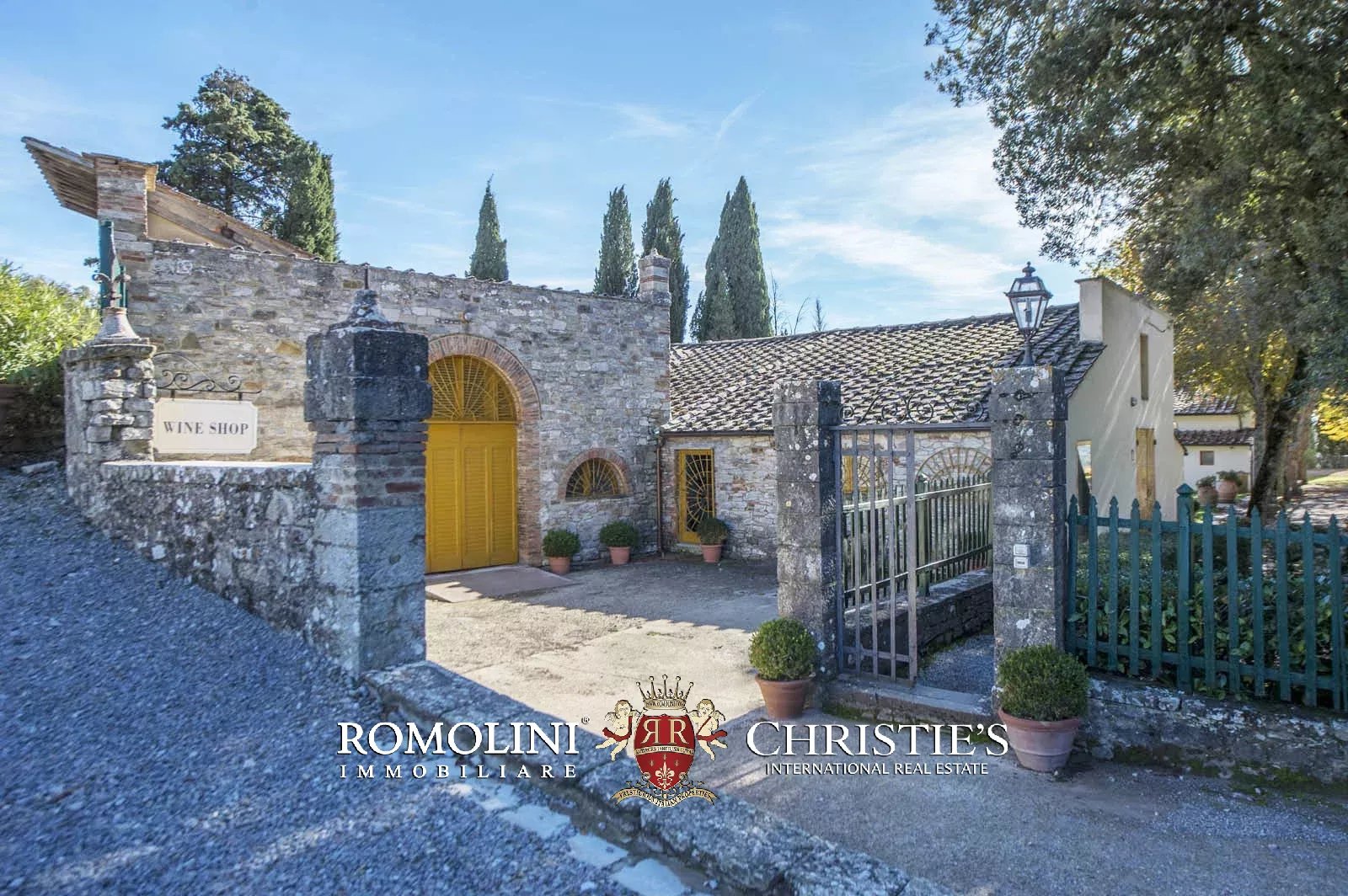 LUXURY HISTORICAL VILLA FOR SALE IN RADDA IN CHIANTI, TUSCANY
