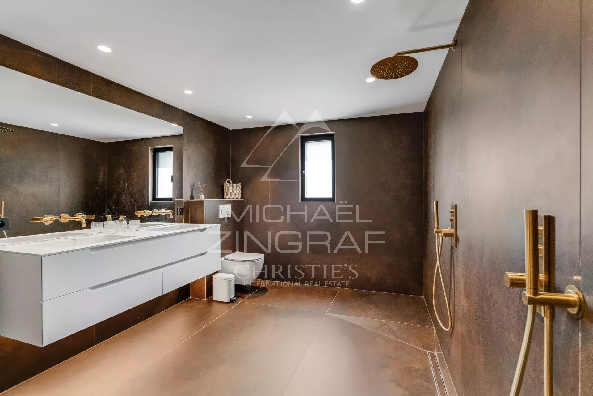 5 Bedroom Villa/Townhouse's Image 11