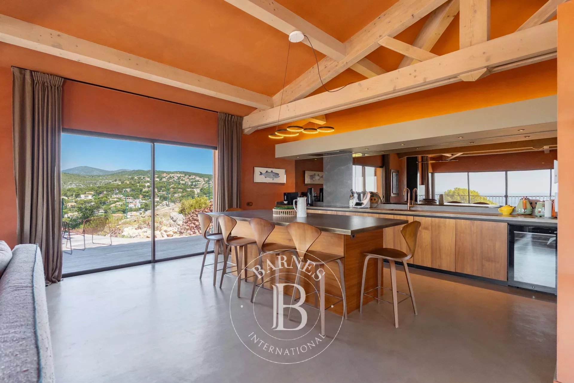 Ev Cassis - picture 7