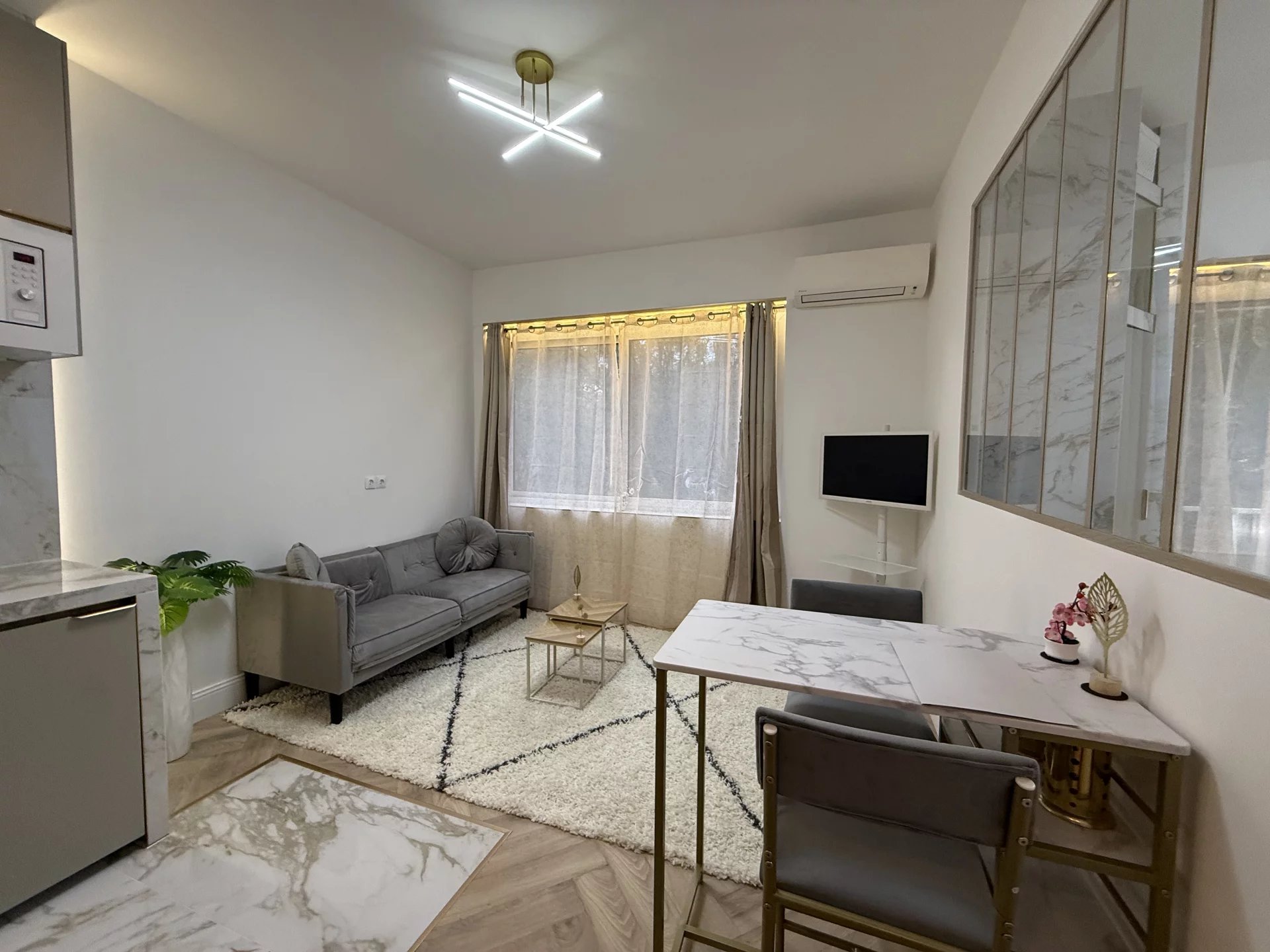 Agence immobilière de 