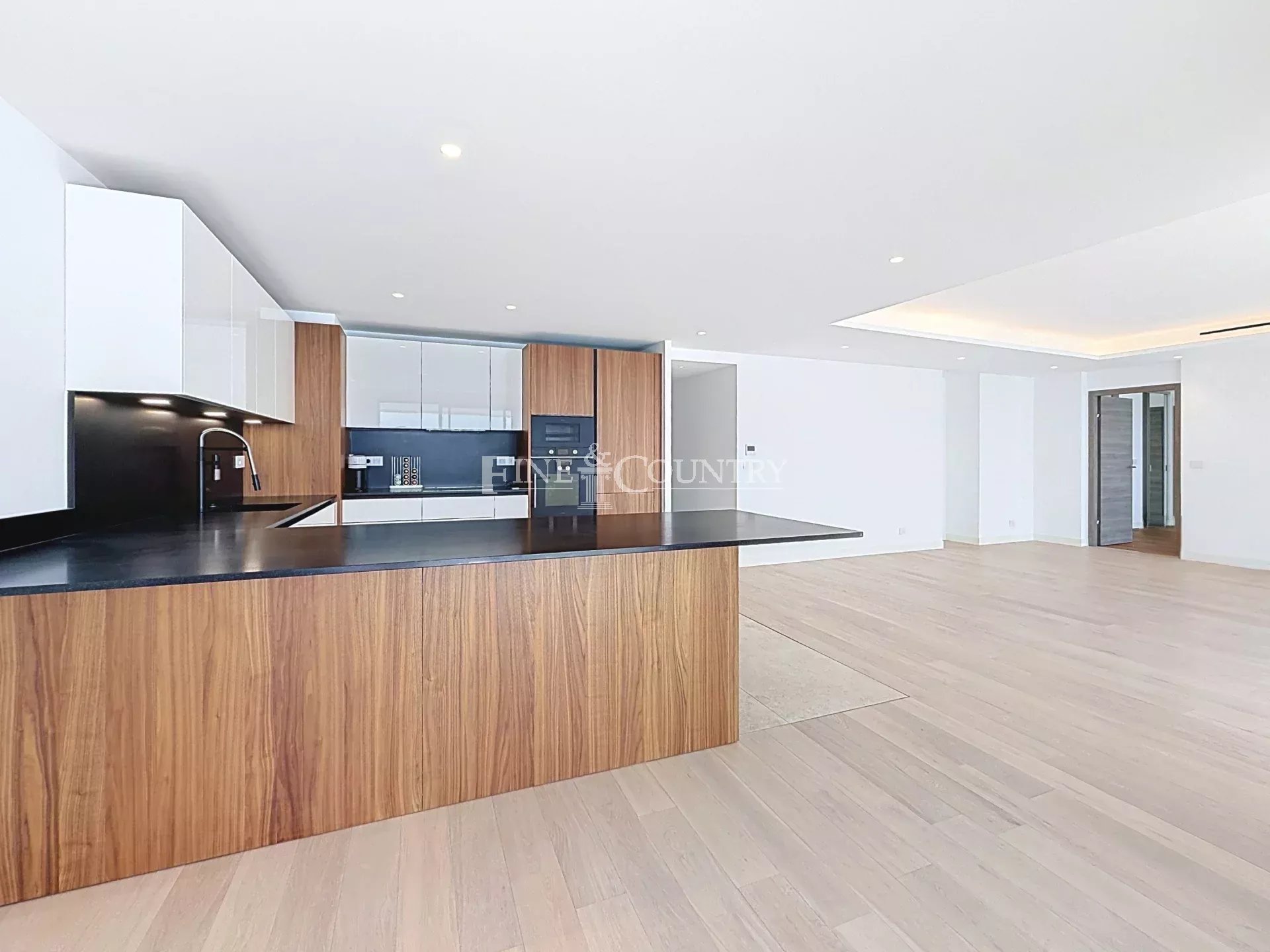 Photo of APPARTEMENT FOR SALE CANNES SEA VIEW