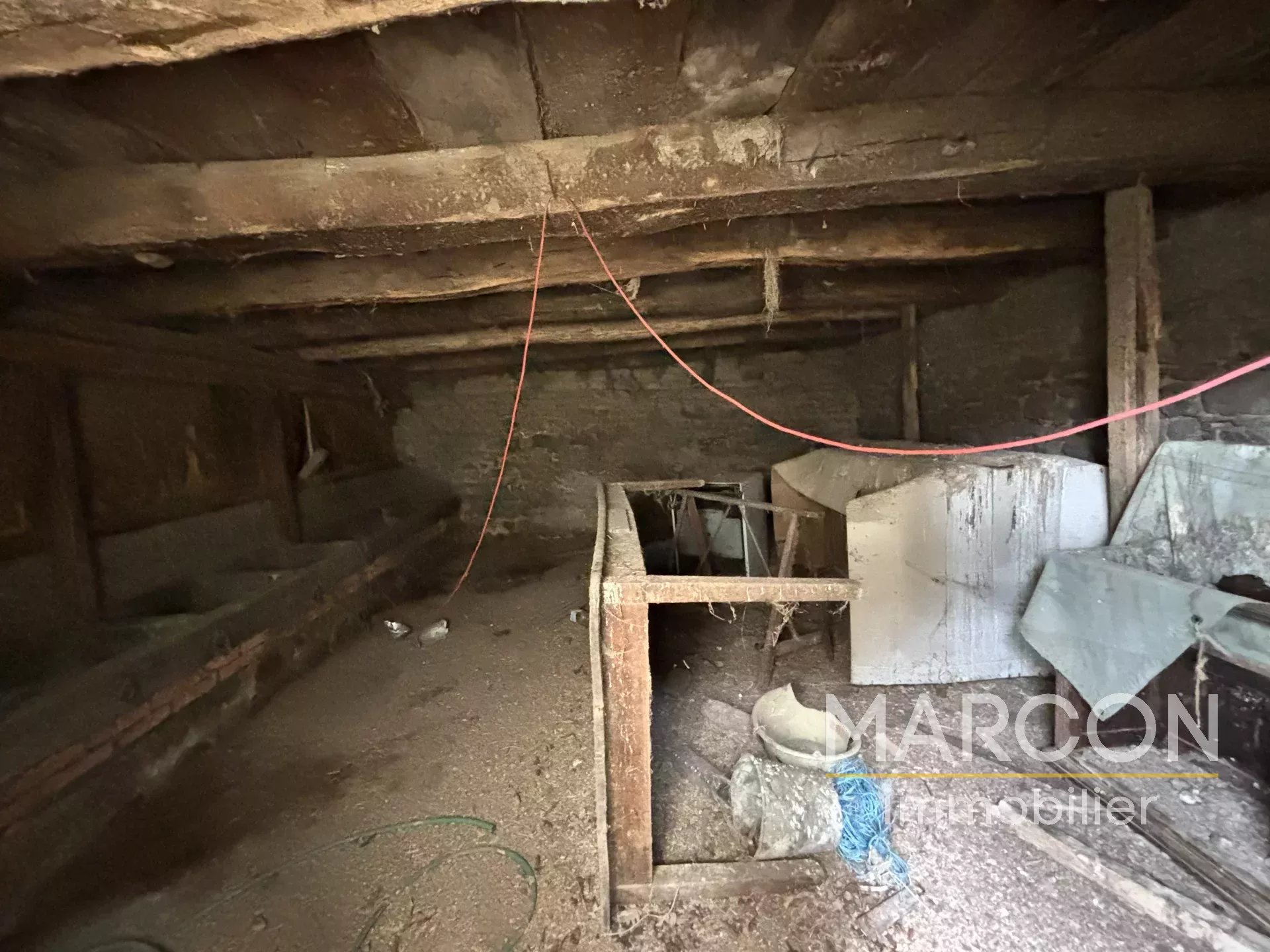 SALE HOUSE AREA CHAMBON-SUR-VOUEIZE