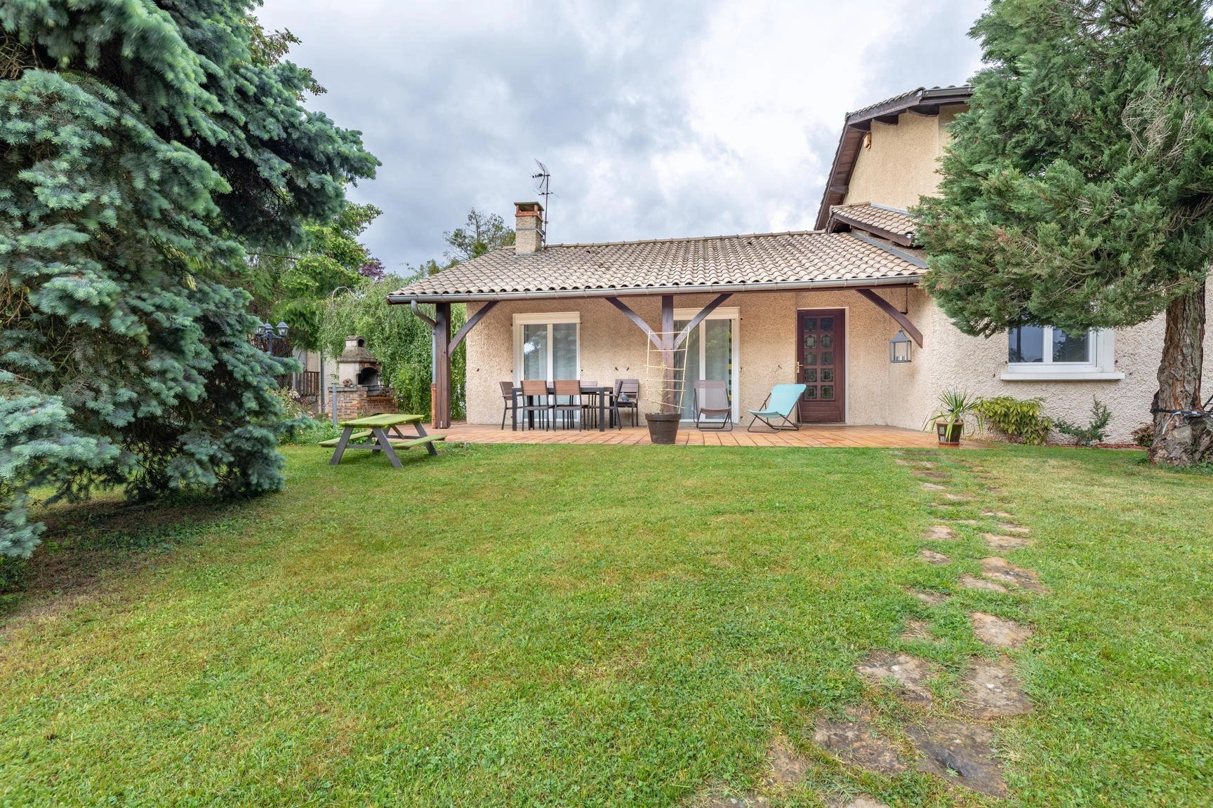 Maison d'environ 140 m² à Chazay d'Azergues