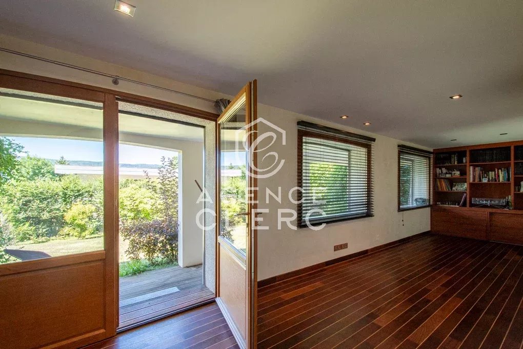 3 Bedroom Villa/Townhouse's Image 12